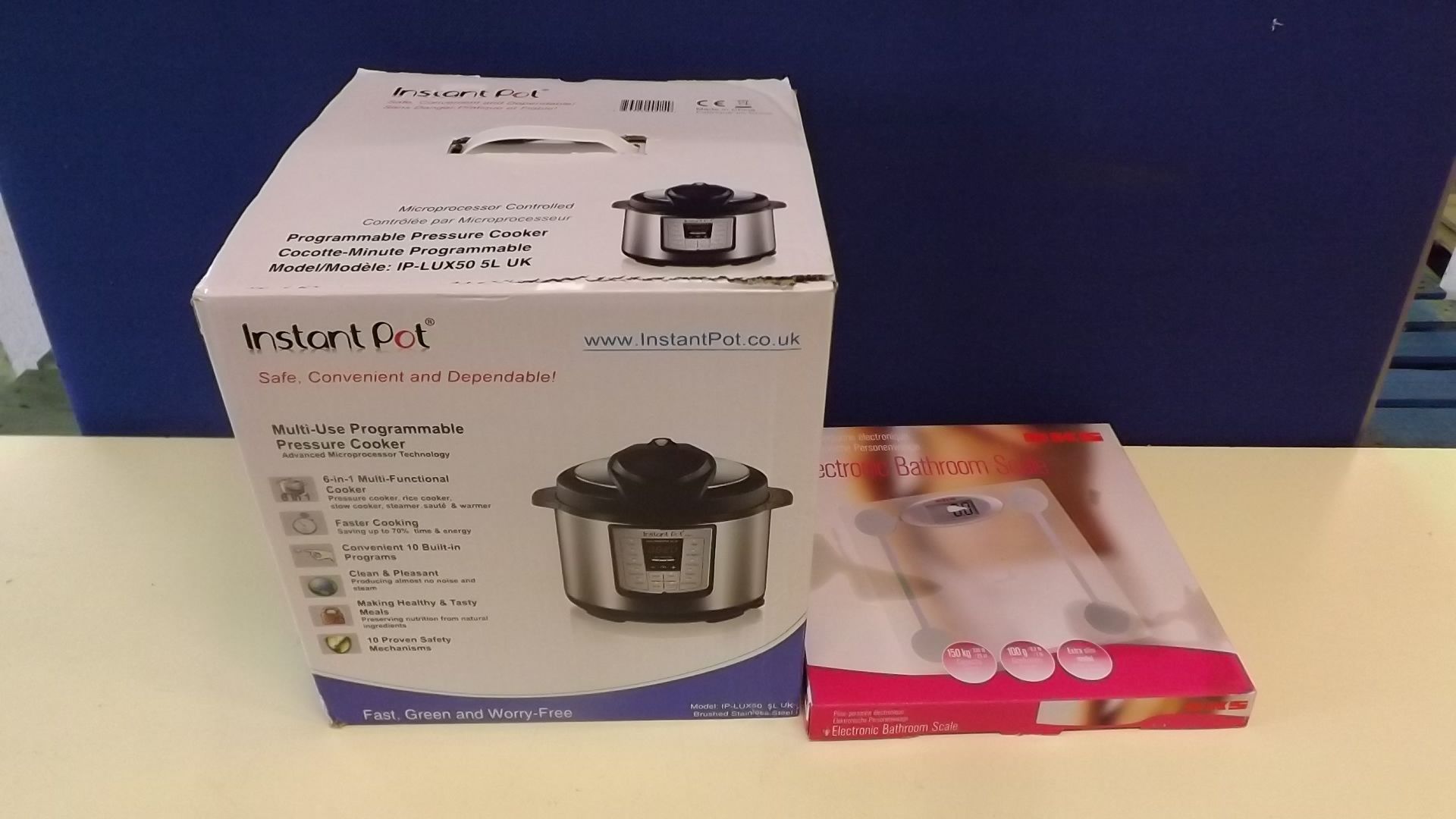 1 BOXED INSTANT POT, 6 IN 1 MULT-FUNCTIONAL COOKER RRP £159.99