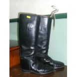 Pair of ladies black riding boots (size M6) with inset boot shapers, 2 metal pull ups