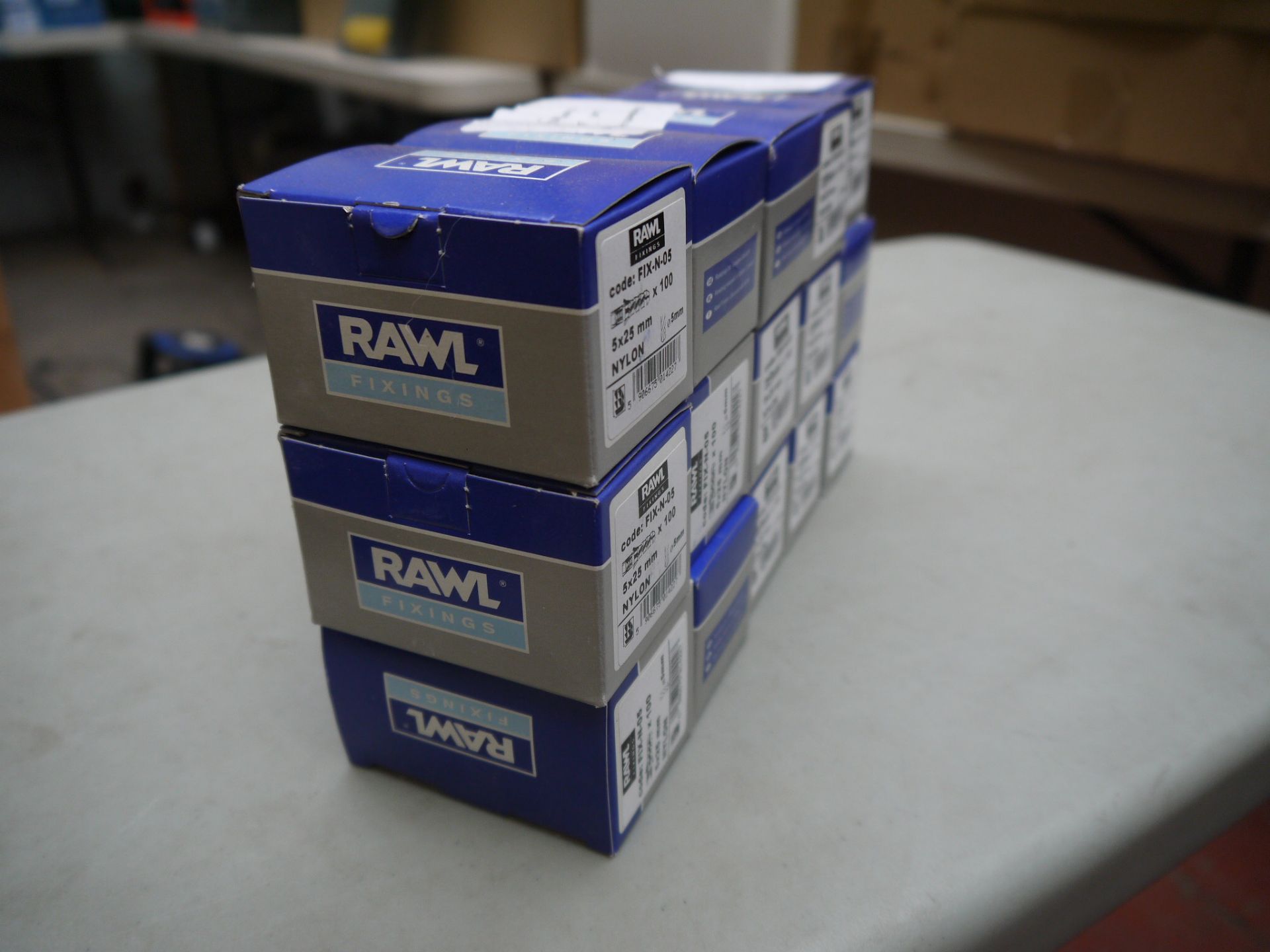 15x Boxes of 100 Rawl Plug Nylon wall plugs 5 x 25mm, new and boxed