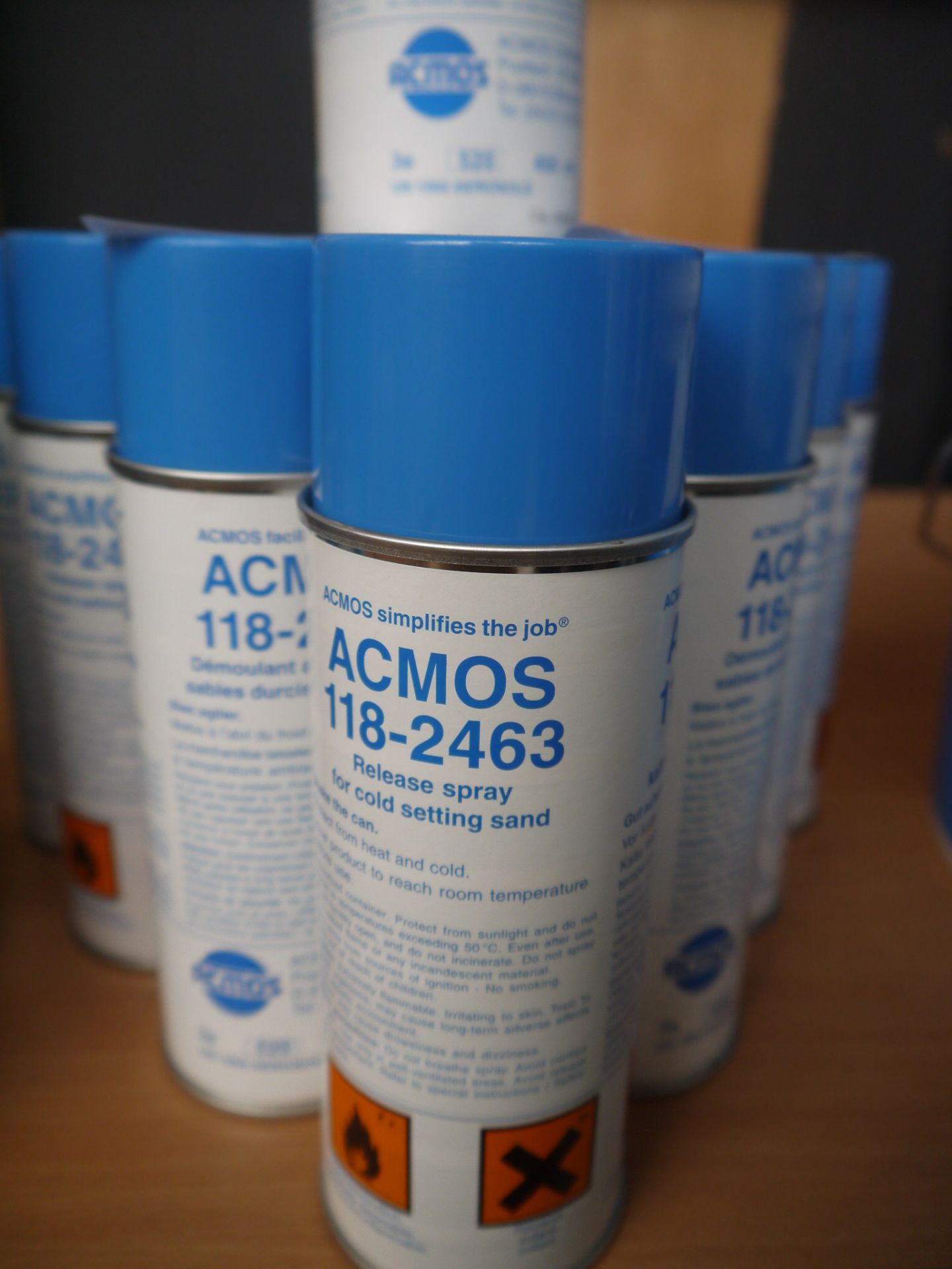 5x 400 ml of ACMOS cold setting sand spray,