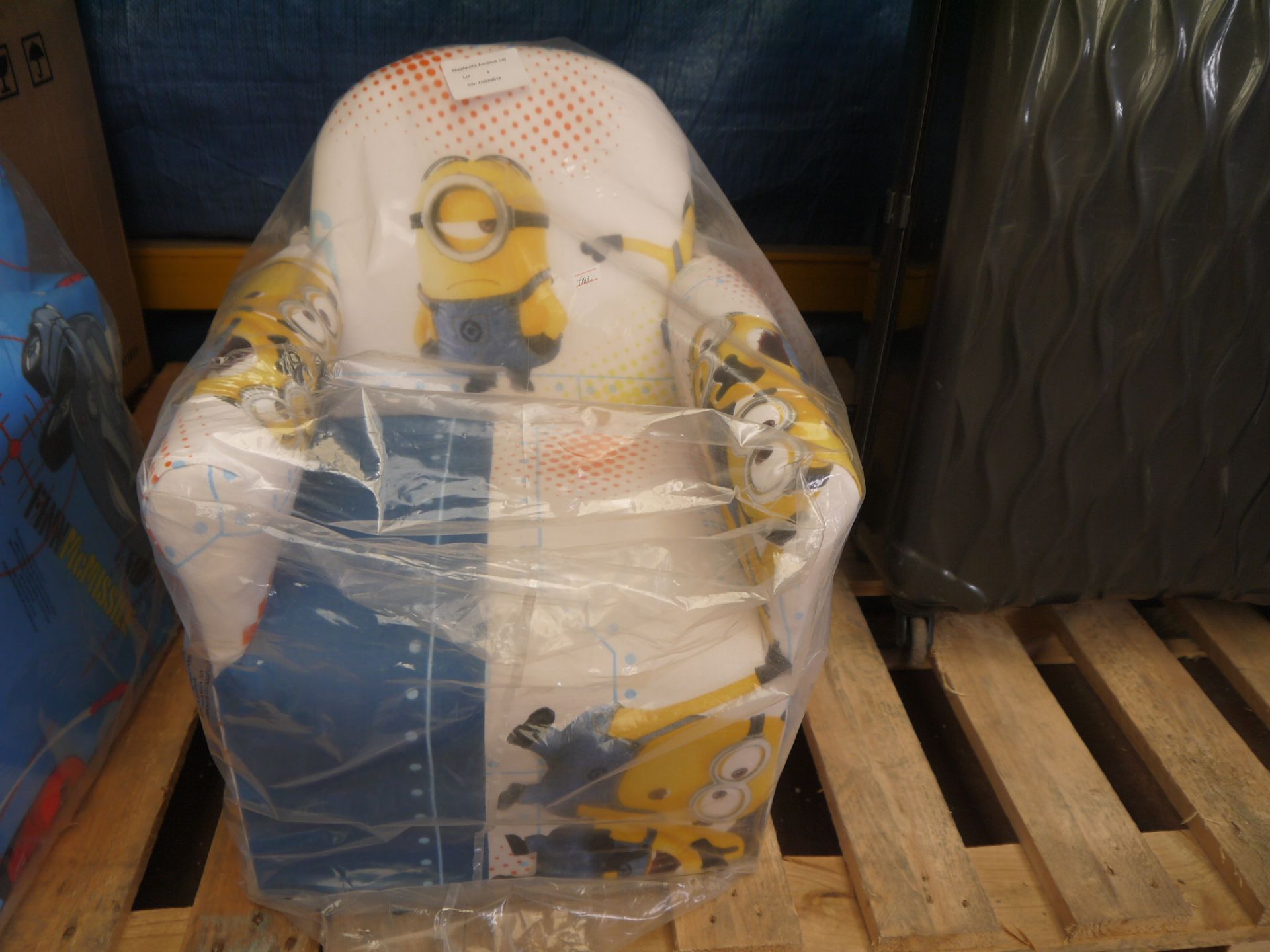 Despicable Me Minion Arm Chair. New. 45 x 52 x 40 cm.