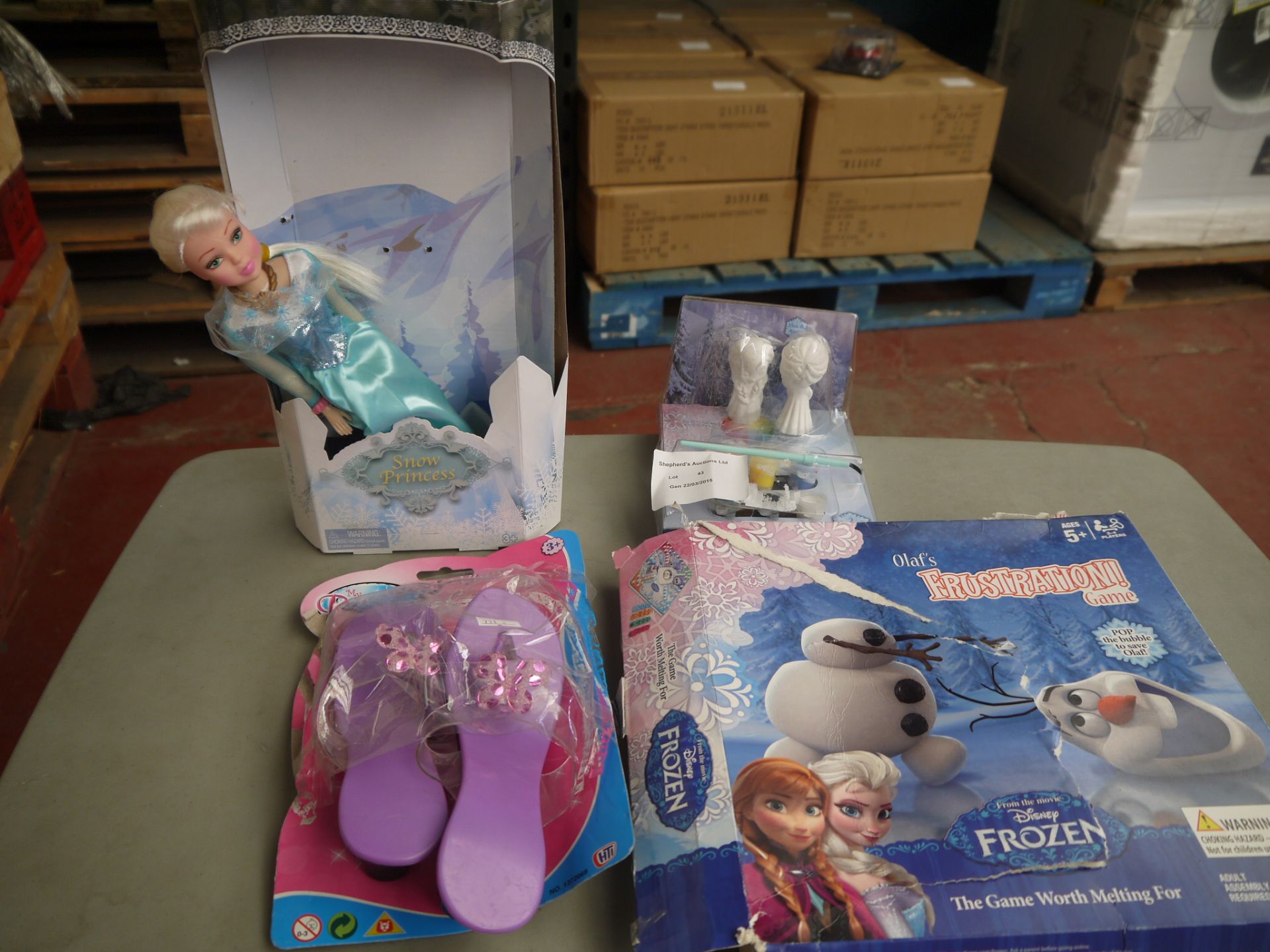 1x Disney Frozen the Game worth melting for, 1x Disney Frozen, paint your own figures. 1x My