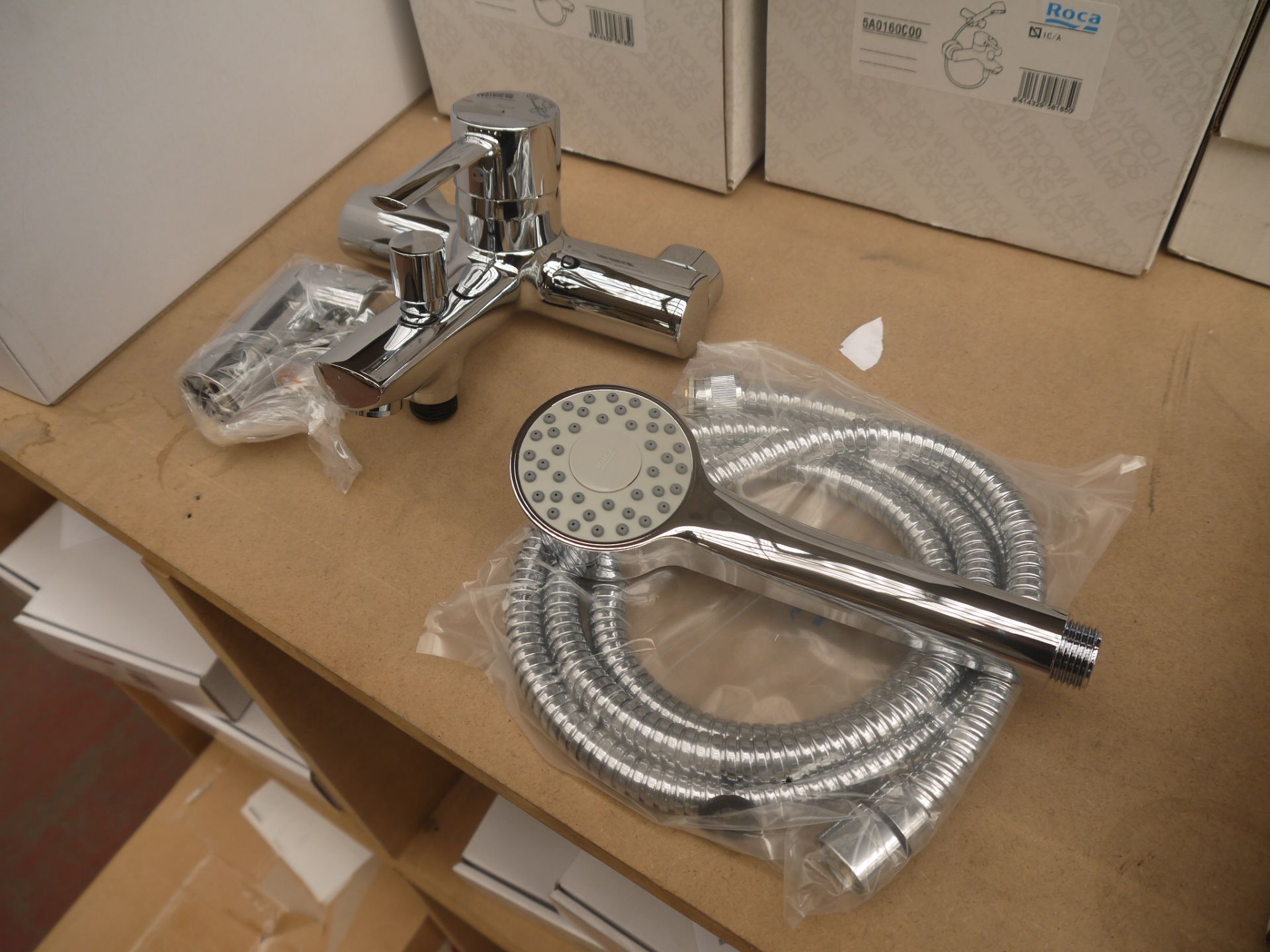 Roca Targa Bath and Shower mixer that includes a bath/shower mixer tap, a 1.7mtr Flexi Hose,