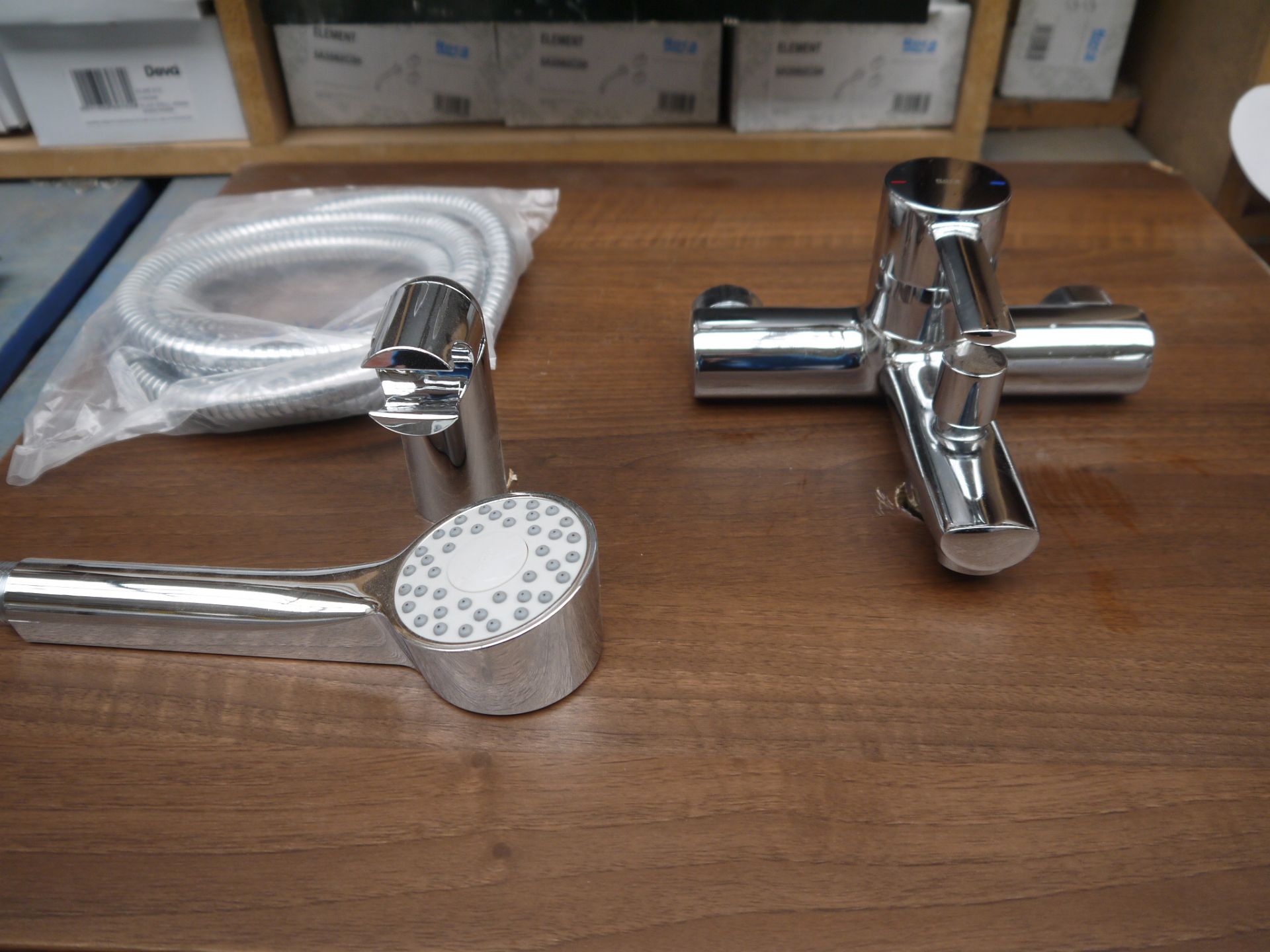 Roca Targa Bath and Shower mixer that includes a bath/shower mixer tap, a 1.7mtr Flexi Hose,