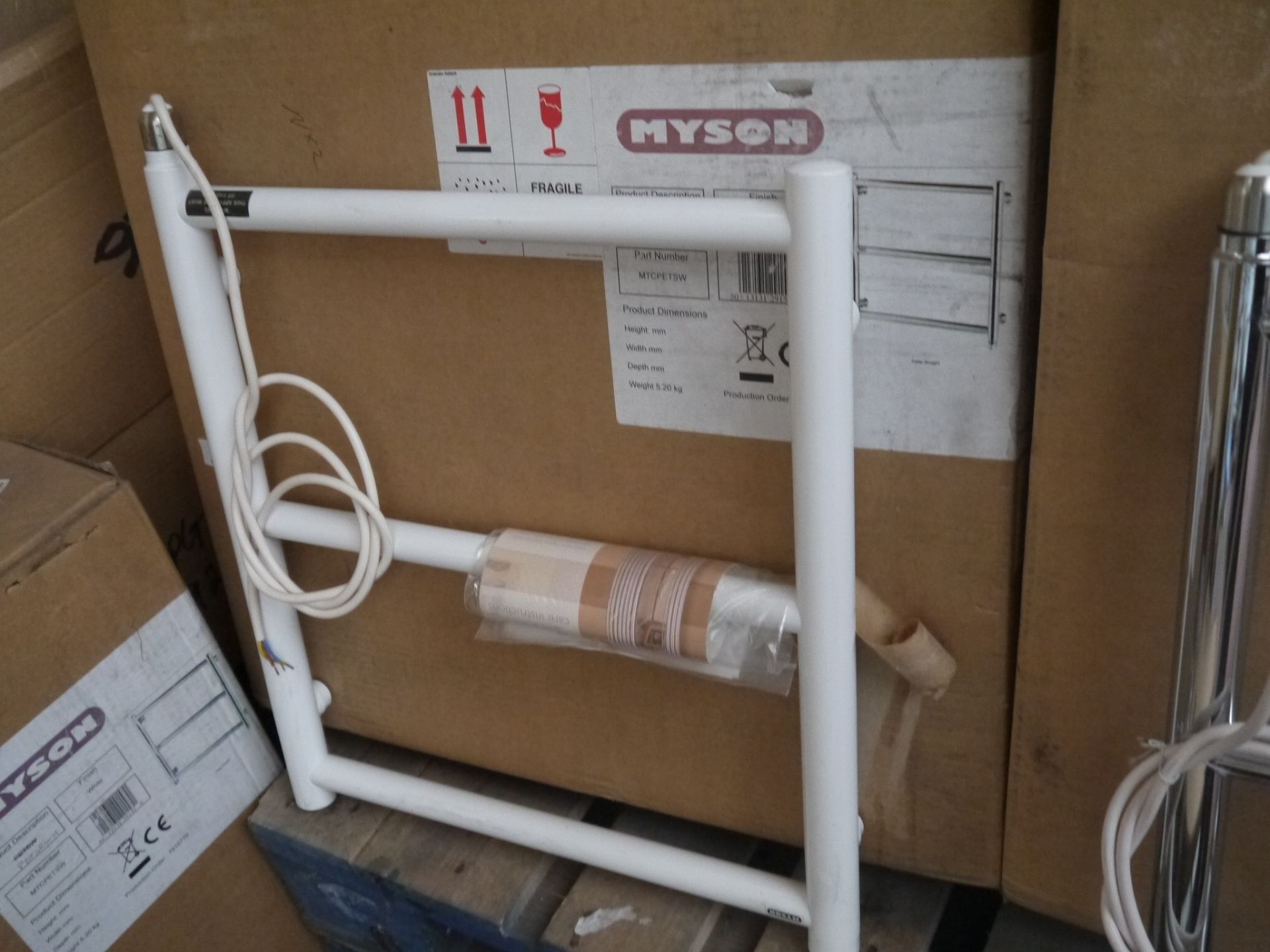 Myson white flat towel radiator, boxed 500mm h x 450mm w x 95mm