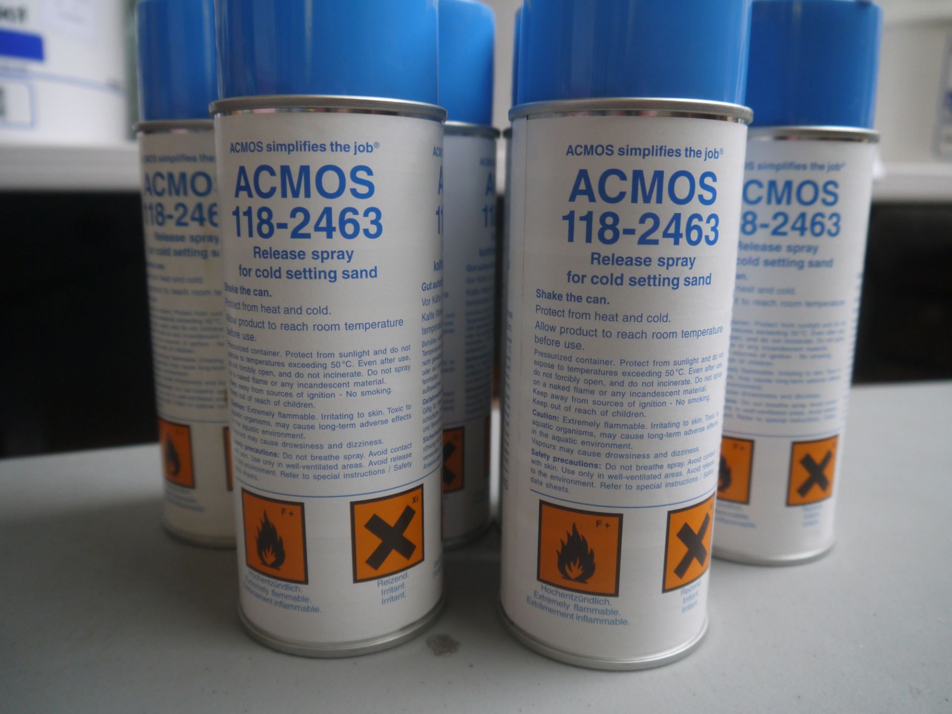 6x 400 ml of ACMOS 118-2463 Release Spray for Cold Setting Sand. It is a special parting agent for