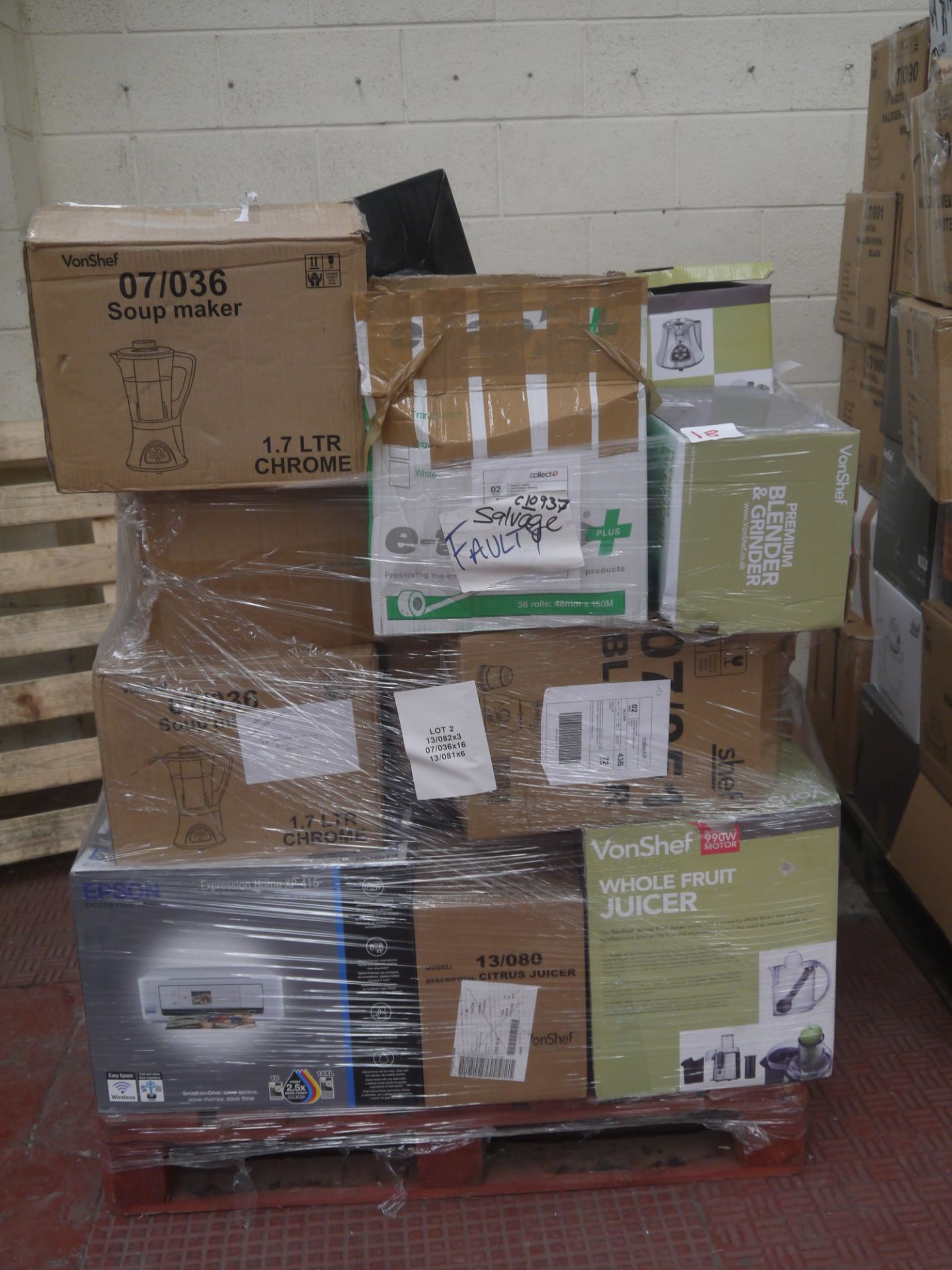 Pallet of approximately 30 VonChef Electrical Items, Whole Fruiter Juicer, Blenders, Soup Makers and