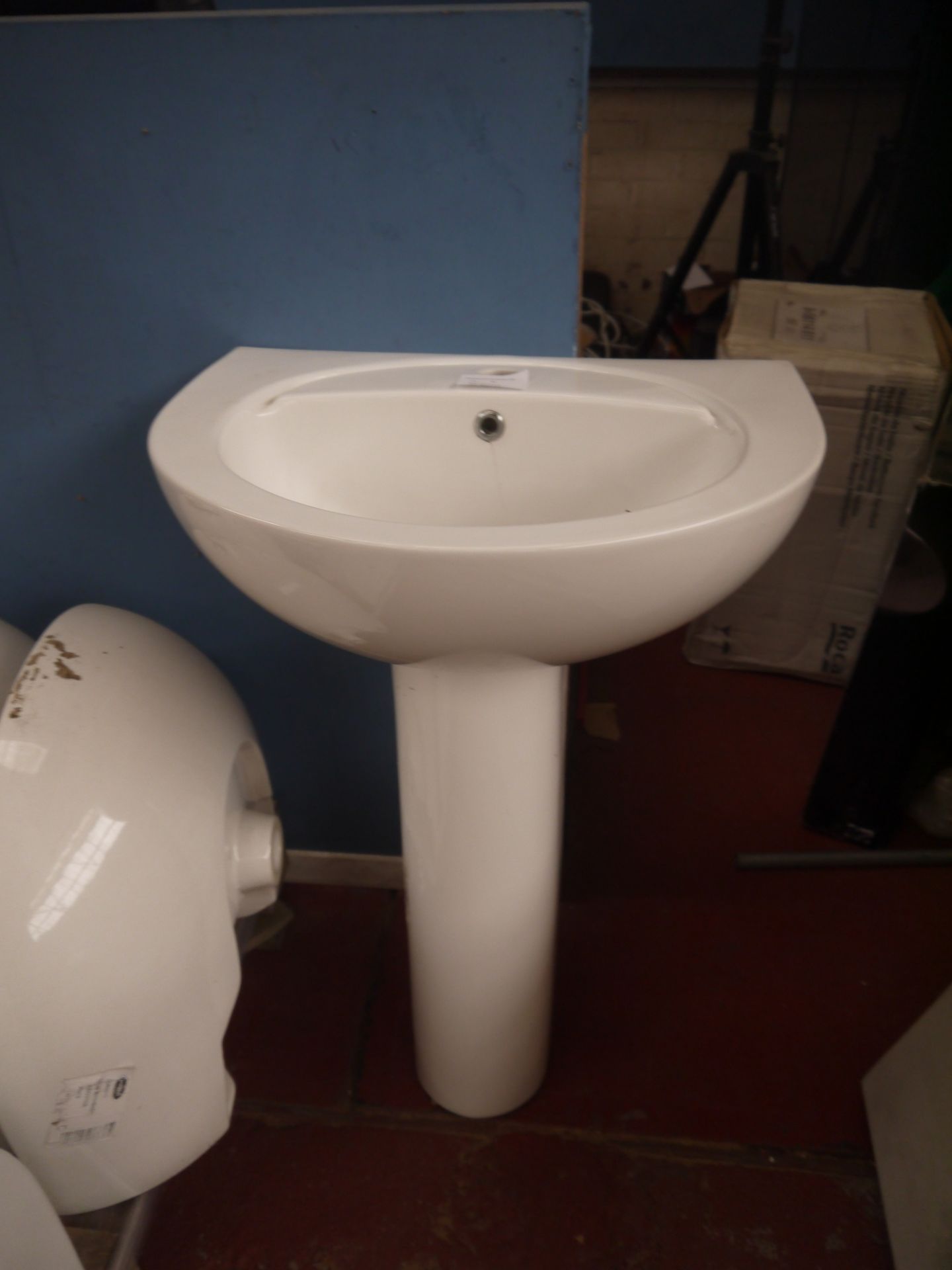 Jacuzzi Cornito 560mm wash basin with full pedestal