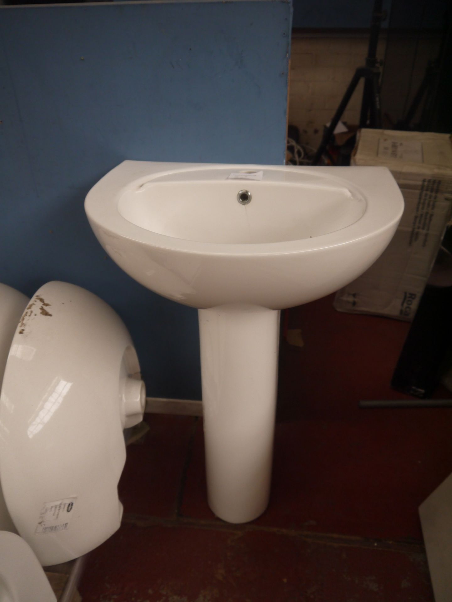 Jacuzzi Cornito 560mm wash basin with full pedestal