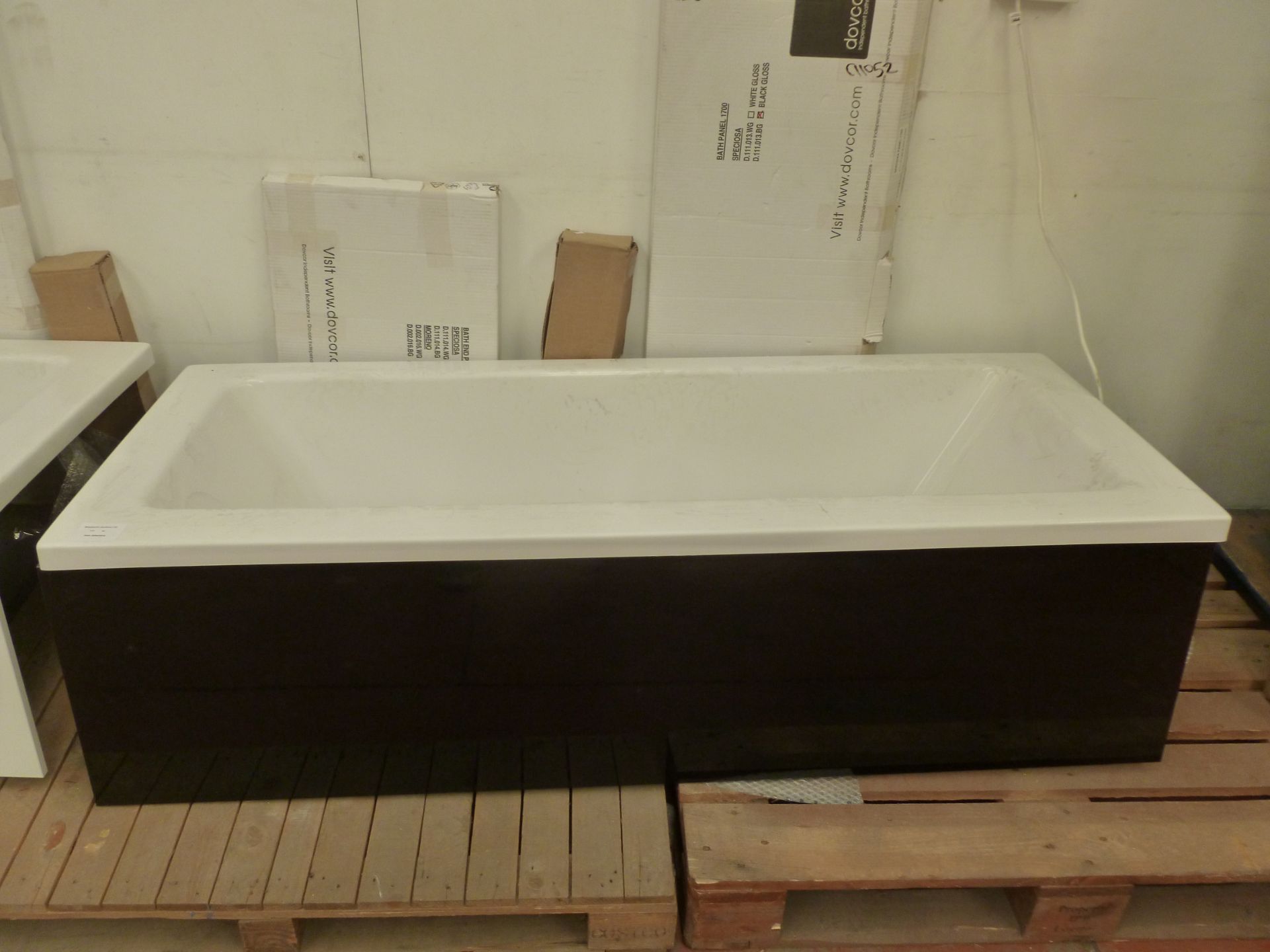 Dovcor Tomila 1700 x 700 Corensis insulated 5mm thick bath with gloss Black side panel and end - Image 2 of 2