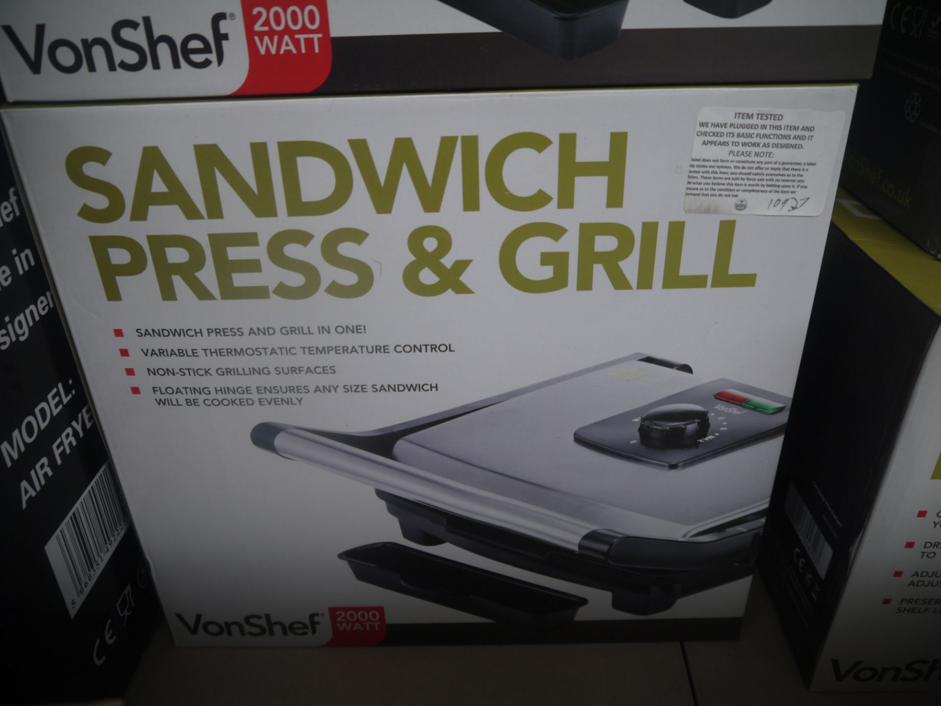 VonShef Sandwich Press and Grill. Tested working and boxed.