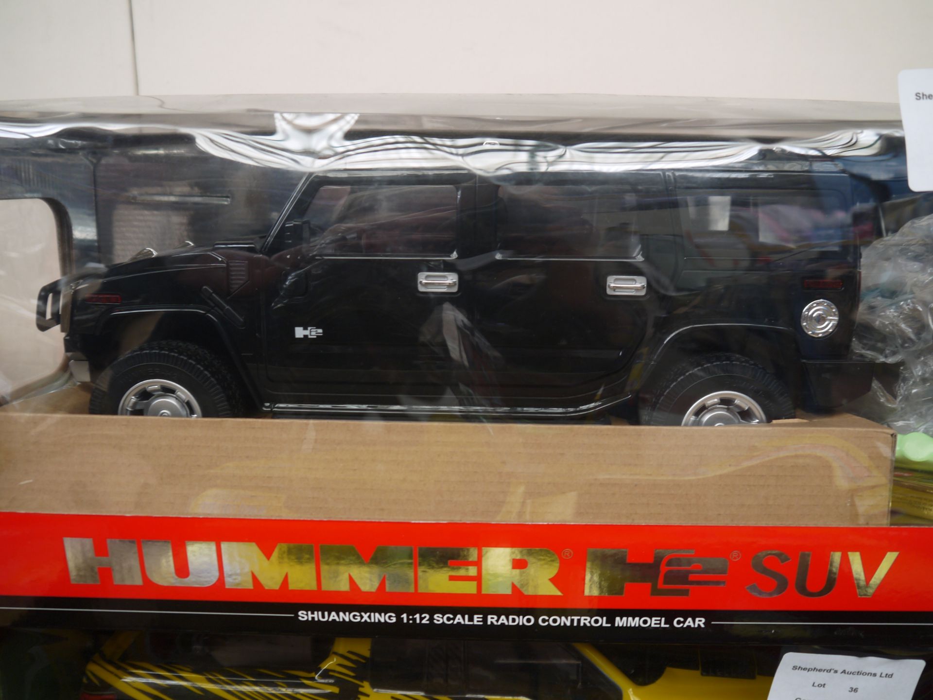 1x Hummer H2 SUV Remote Control Car. Boxed.