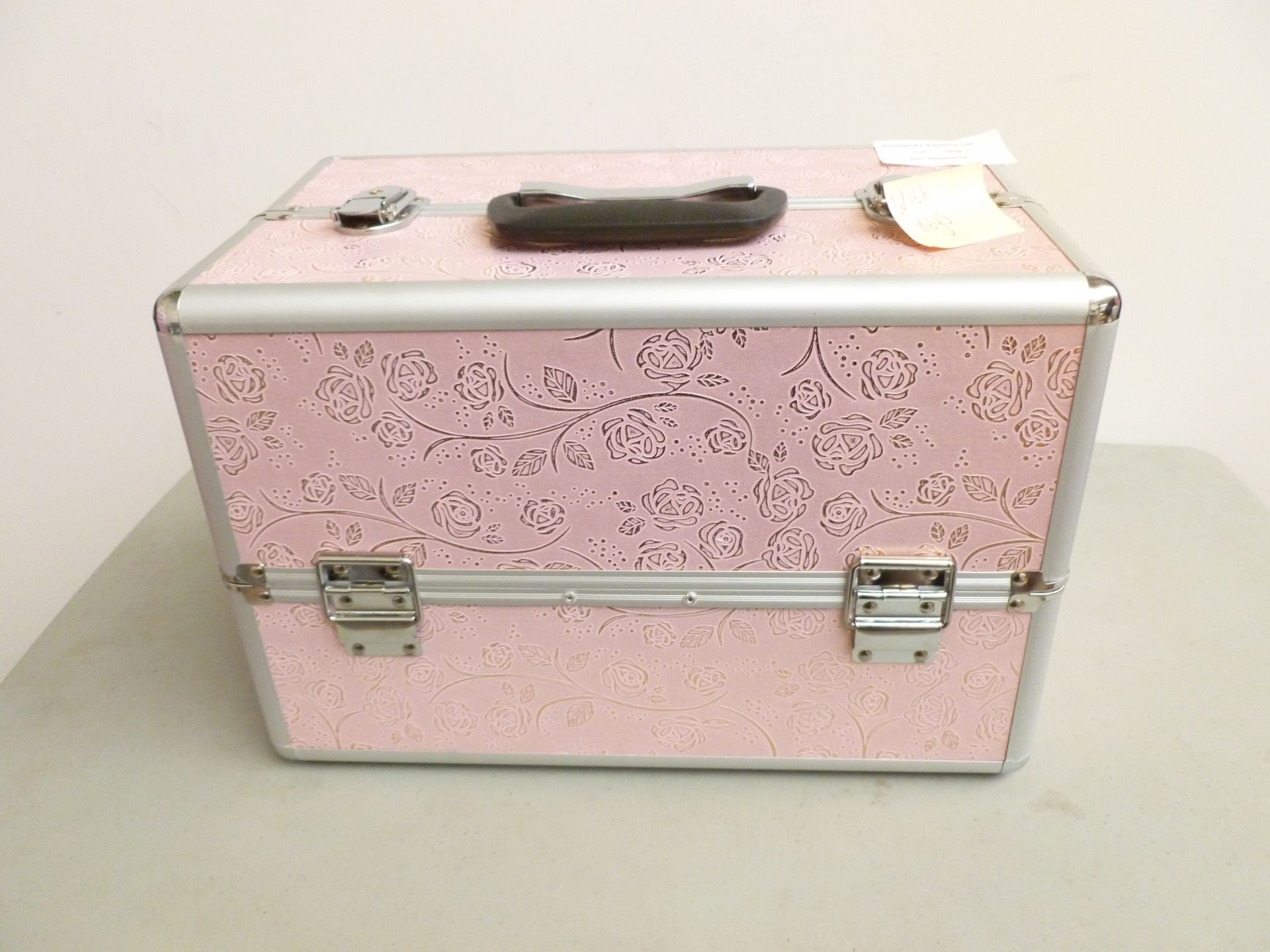 BeautyCosmetics Medium Pink and Silver Rose Design Vanity Case. With keys.