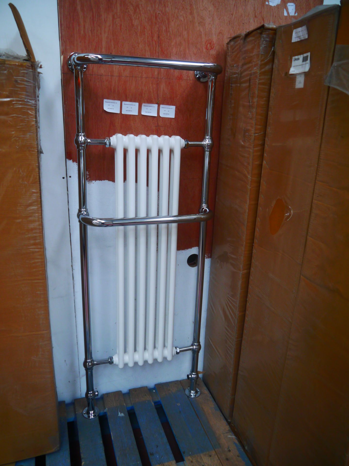 Old London Tilbury 1500 floor mounted radiator, boxed