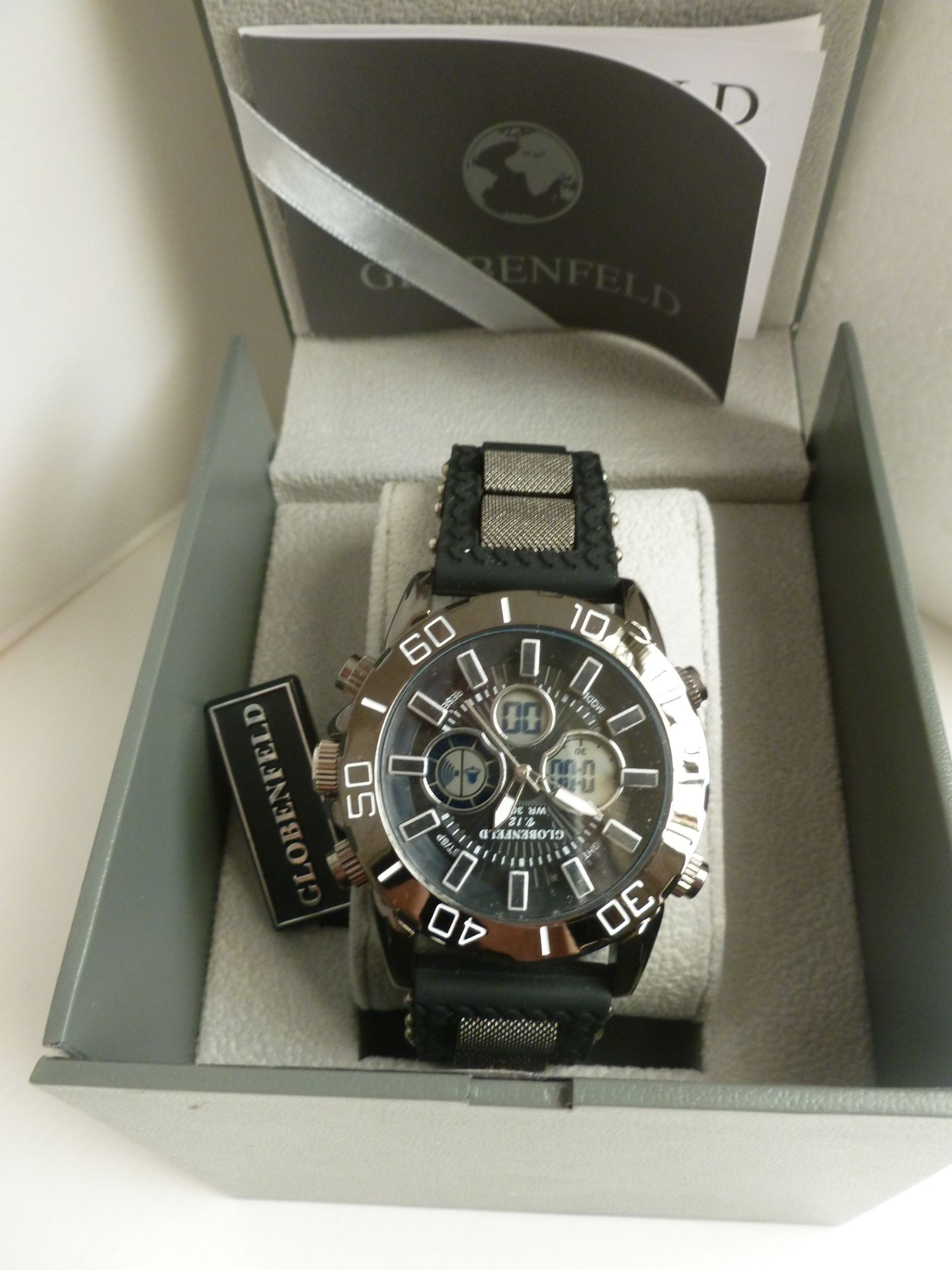 NO VAT!! Globenfeld Mens Black Face Rubber strapped Watch model 588 new in presentation box