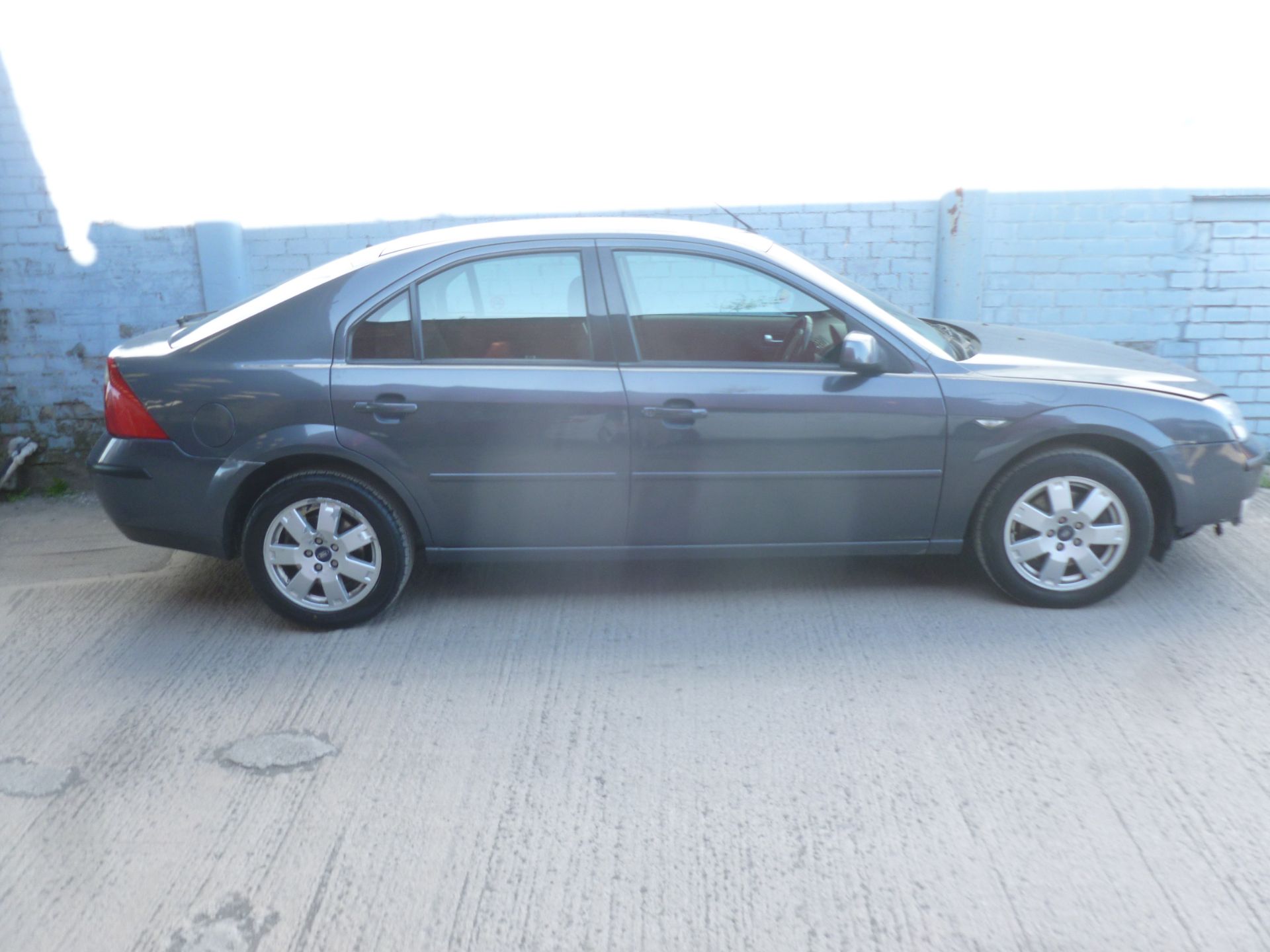 54 Plate Ford Mondeo 2.0 TDCi Zetec MOT until 9th February 2016, Part service history with stamped - Image 2 of 8