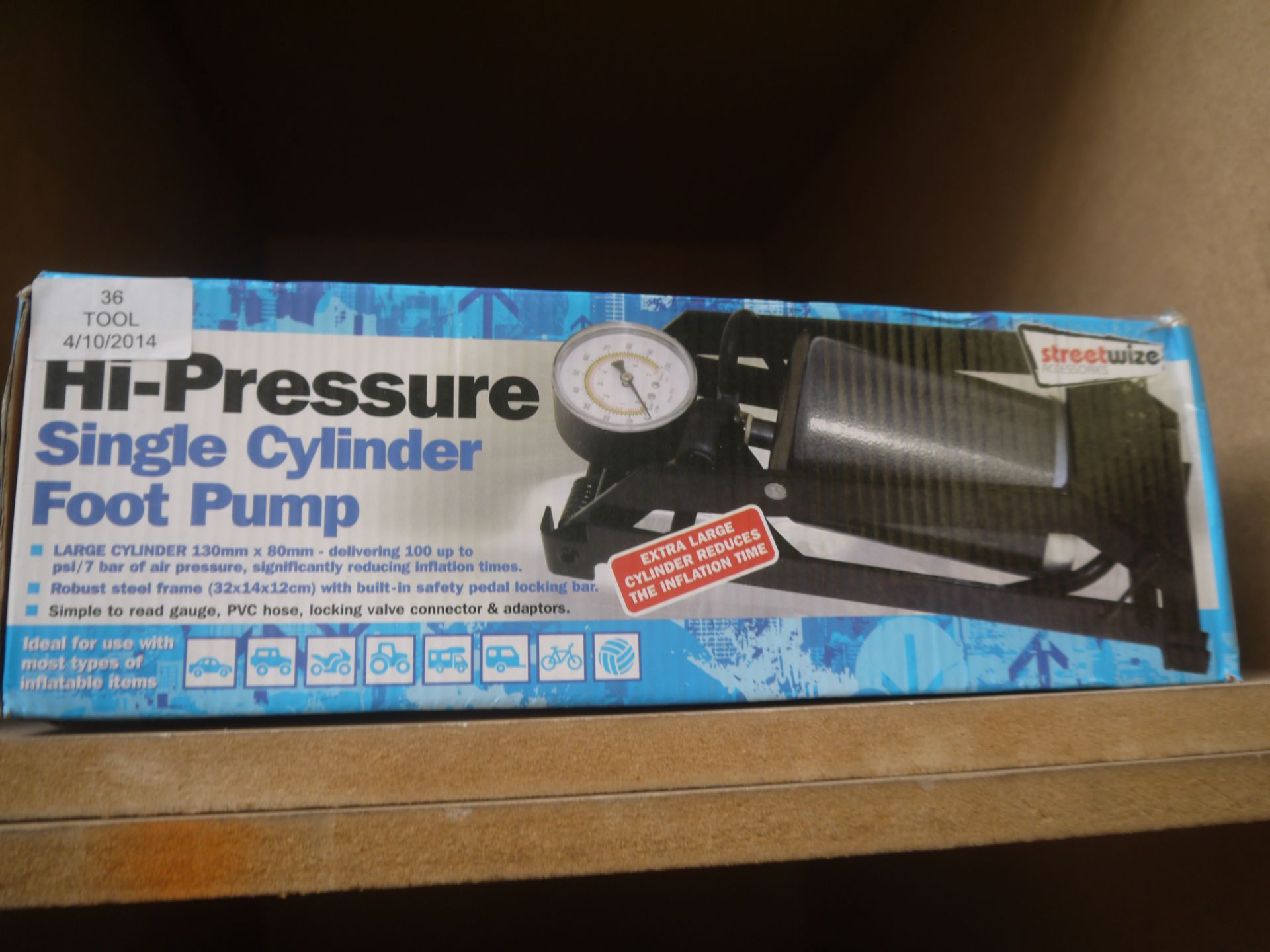 StreetWize Hi-Pressure Single Cylinder Foot Pump. Boxed.