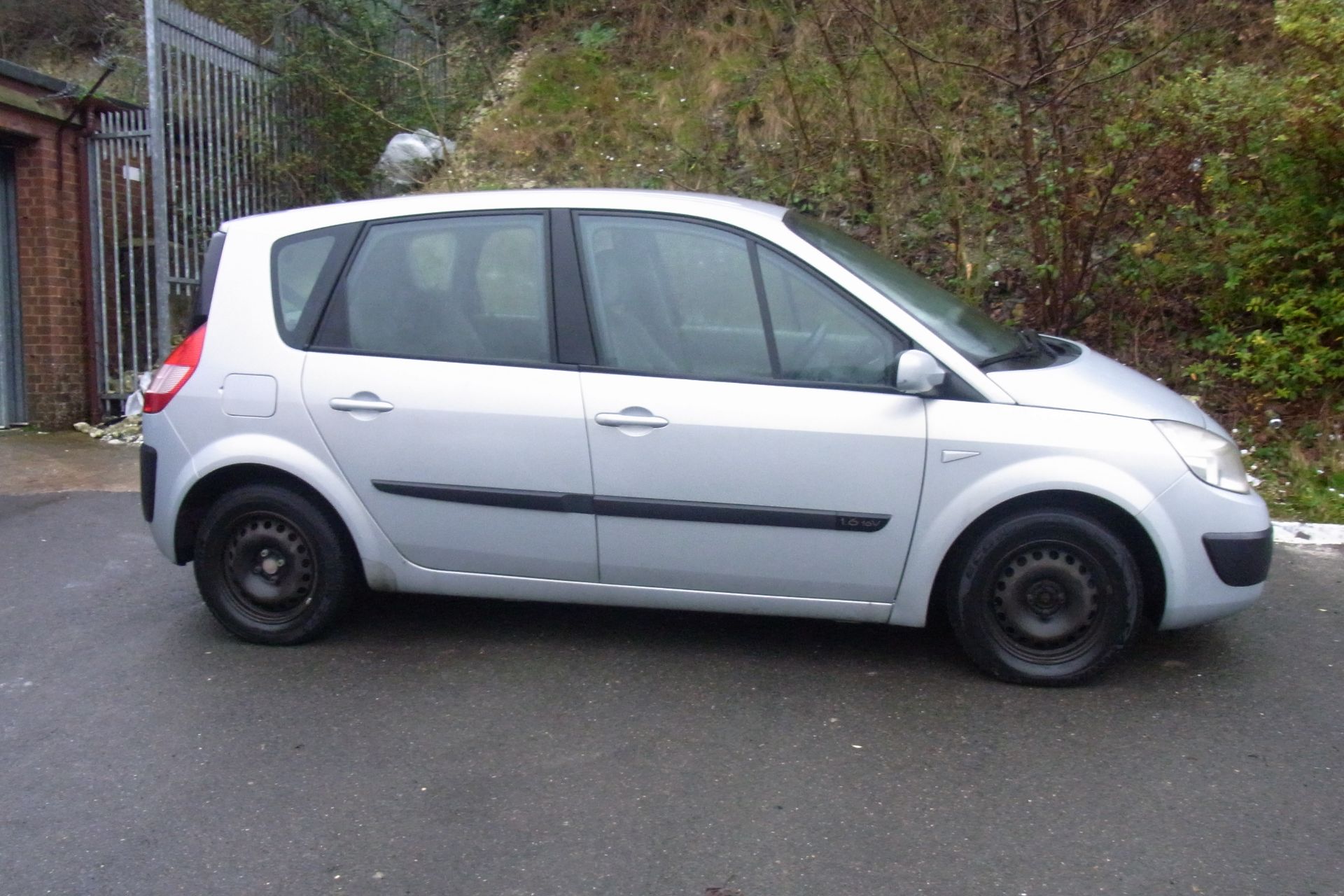 GP54 LDX Renault Scenic Rush VT 115 with V5 - No Key - Image 2 of 3