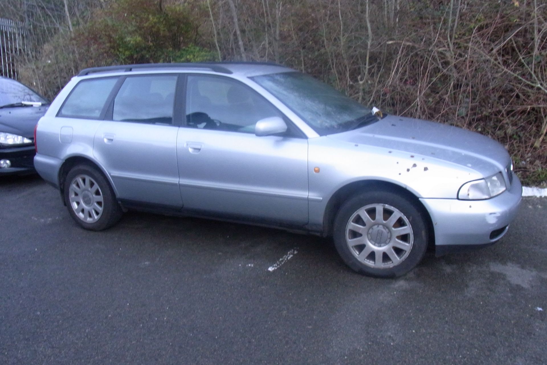 R713 MRN (front reads R703 MRN) Audi A4 1.8 SE Auto with V5 - No Key - Image 2 of 3