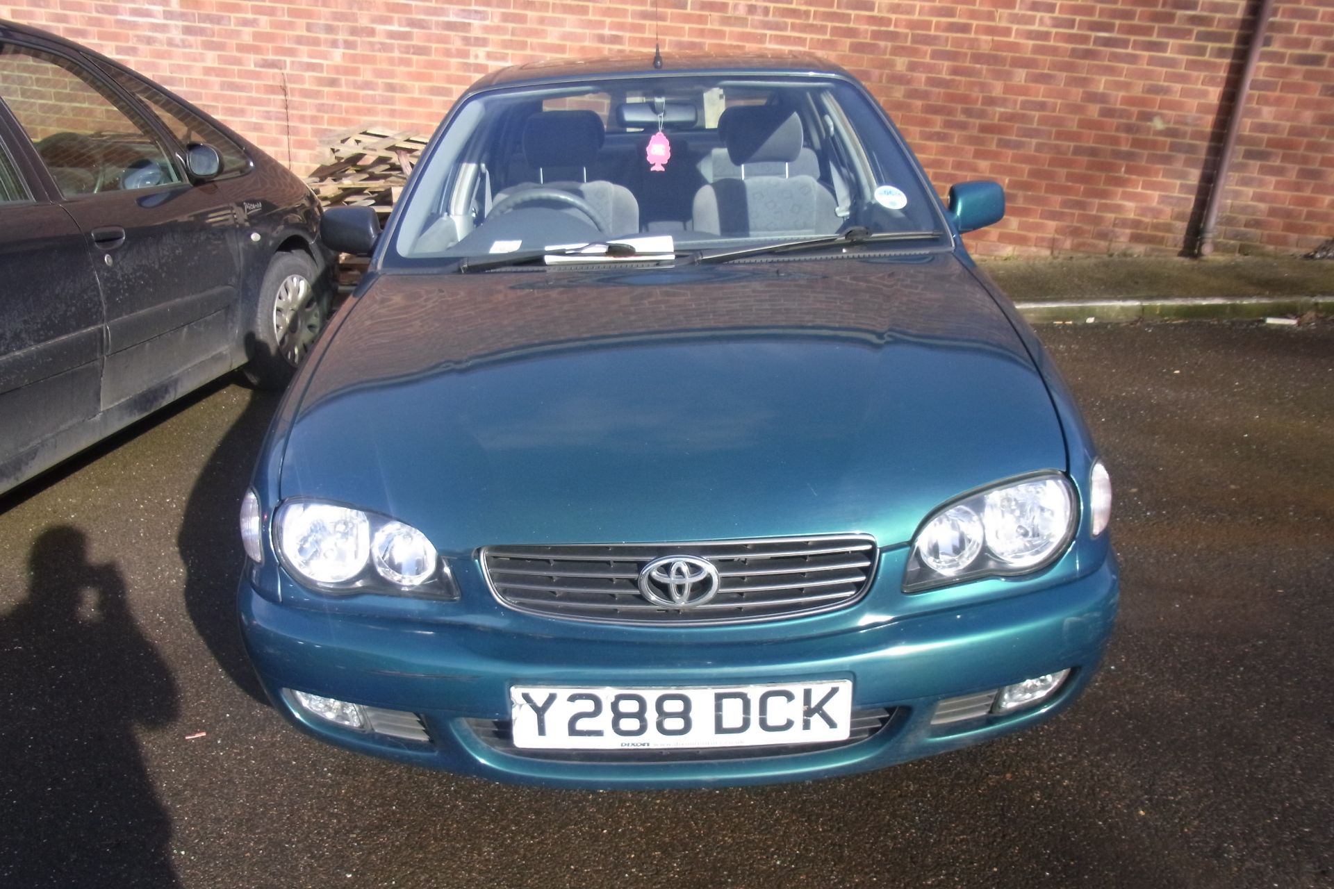 Y288 DCK Toyota Corolla VVTI GLS with V5 - No Key