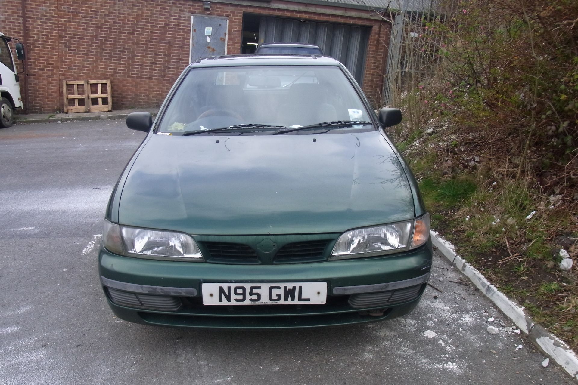 N95 GWL Nissan Almera 1.6 SLX with V5 - No Key