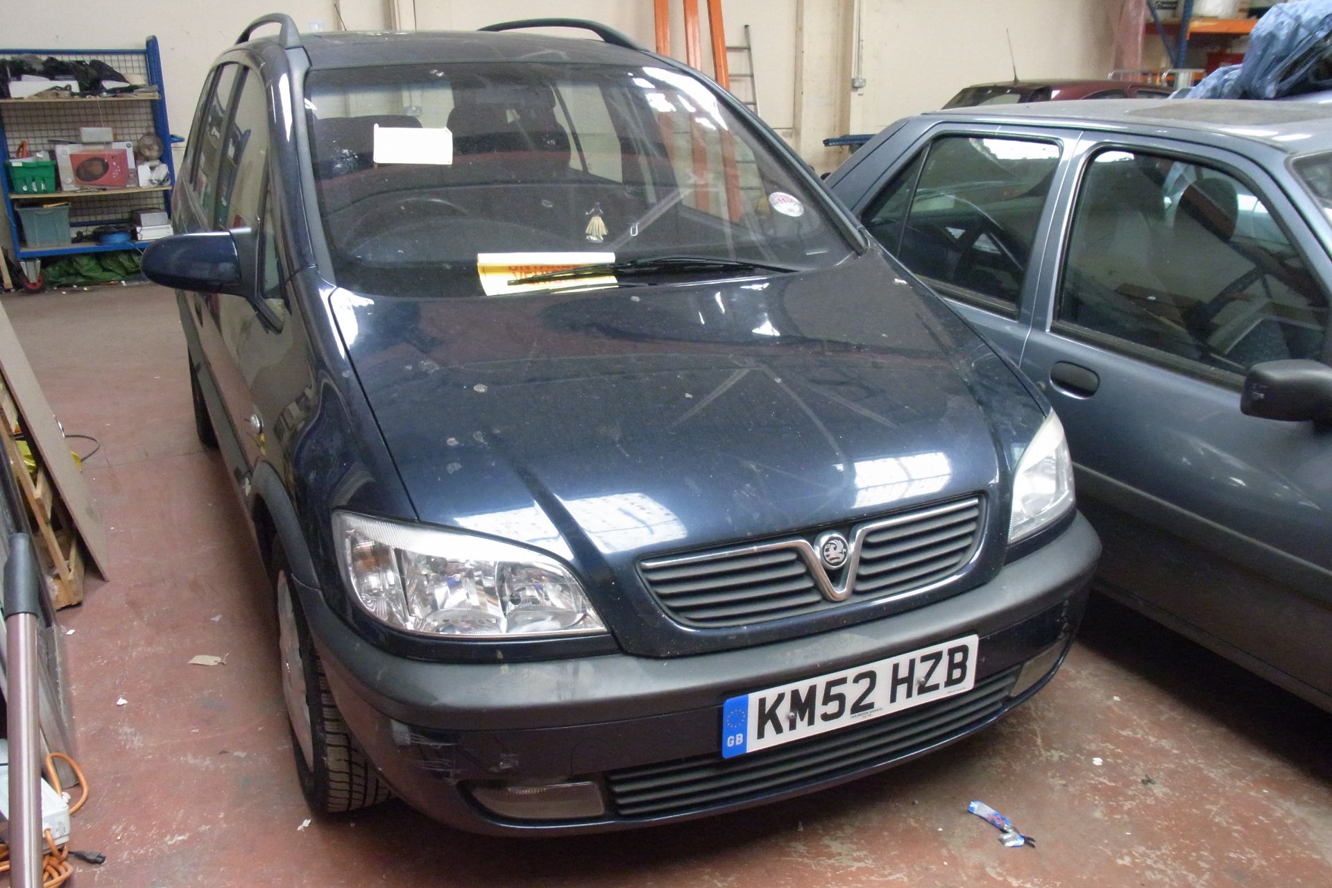 KM52 HZB Vauxhall Zafira Elegance DTI 16V with V5 - Image 2 of 3