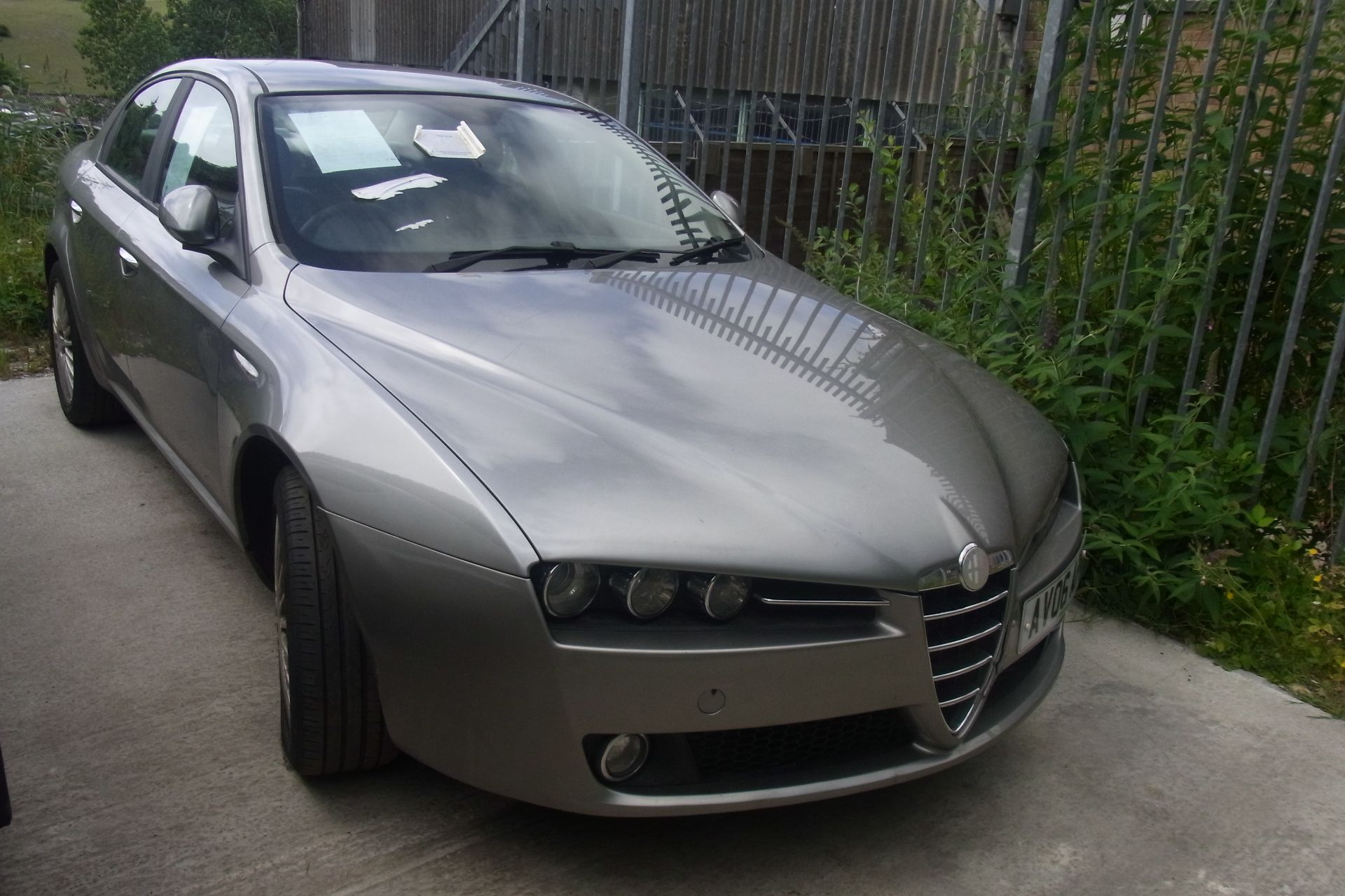 Lot 01 - AV06 APK - Alfa Romeo 159 Lusso JTS with V5 - Image 2 of 3