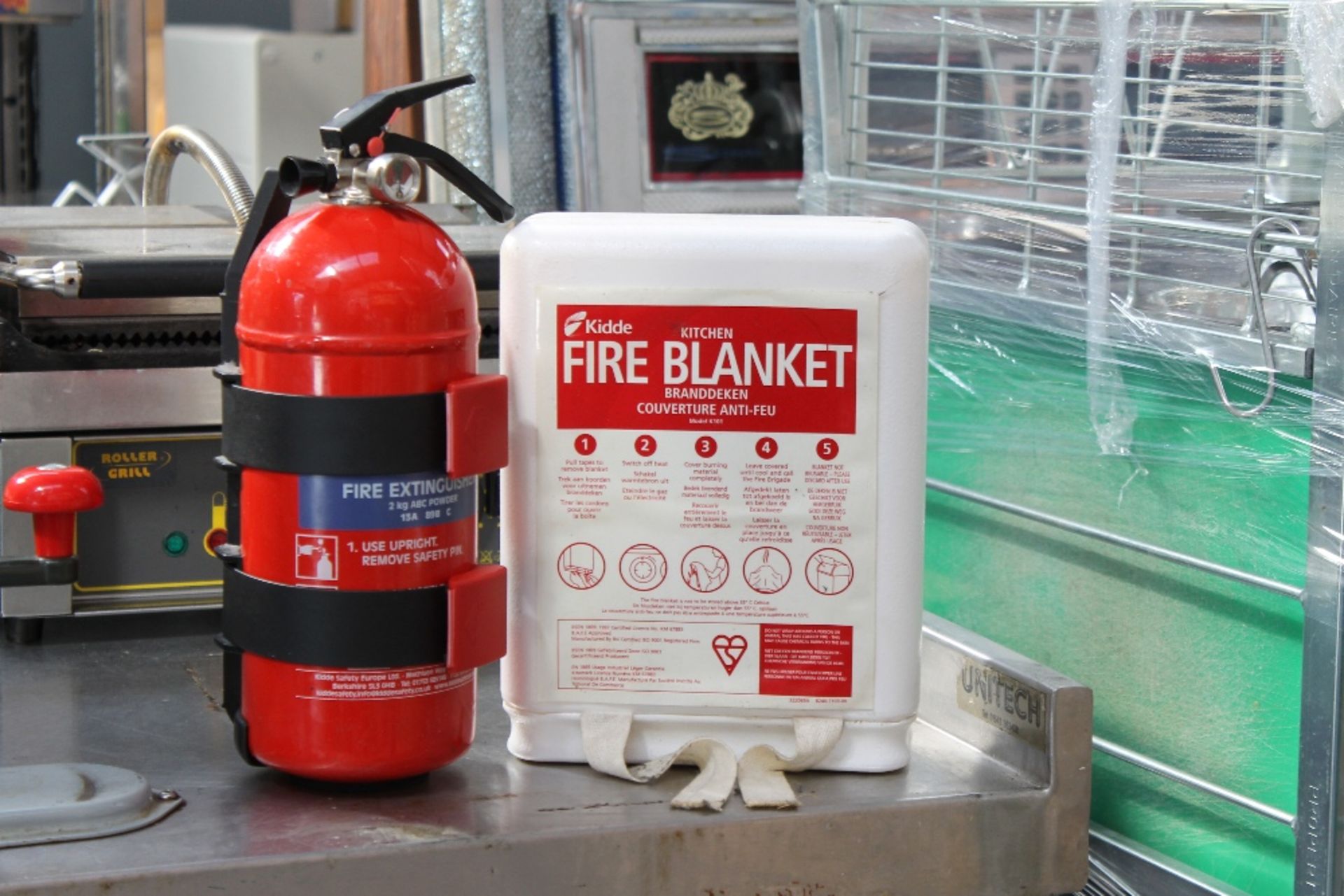 Kitchen Fire Extinguisher + Fire Blanket