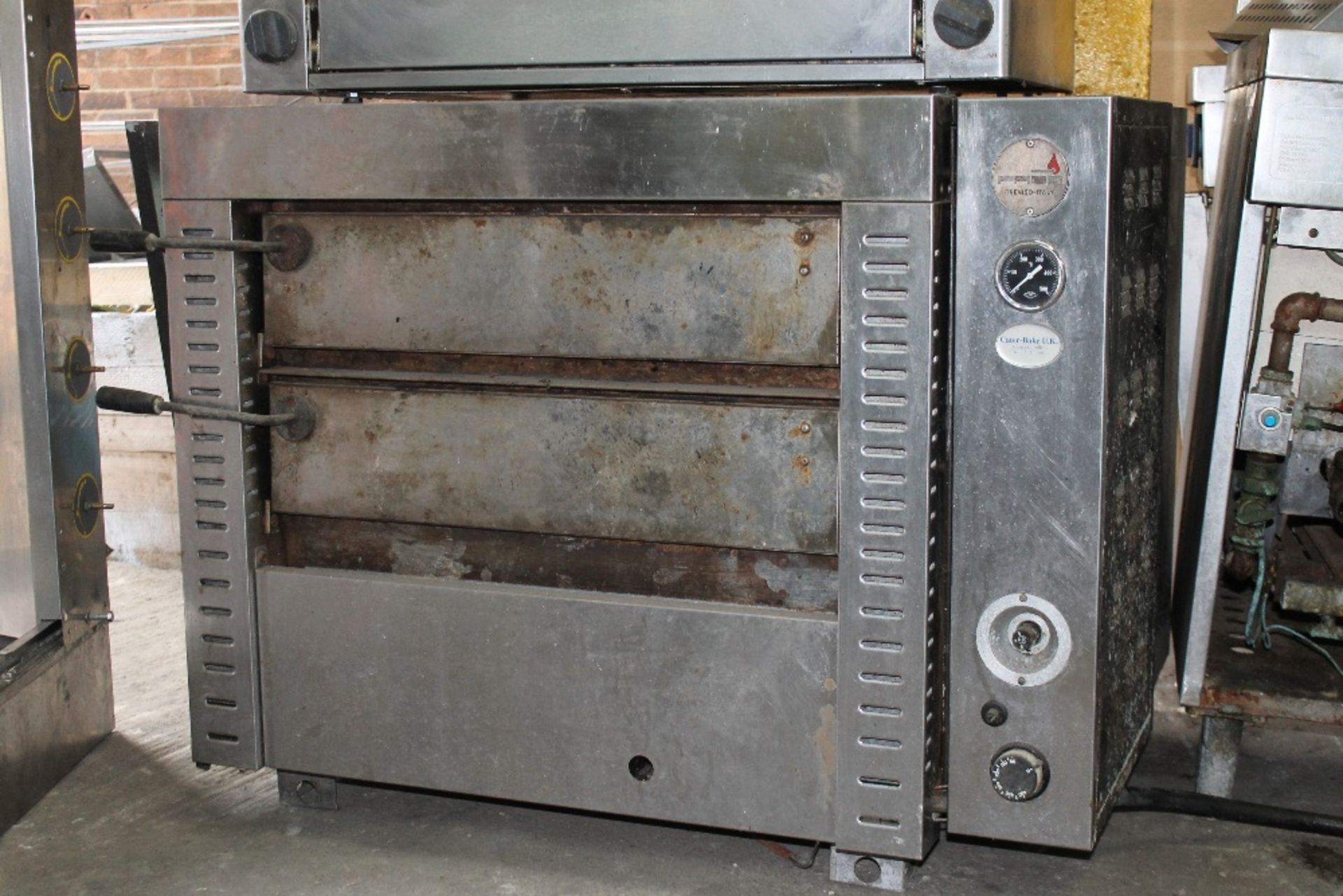 Caterbake UK Double Deck Gas Pizza Oven – Needs tidying up
