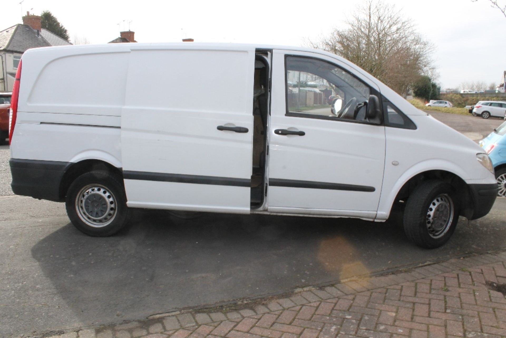 Mercedes Vito Van 2.5L 2007 Diesel 109 CDi - Image 11 of 17