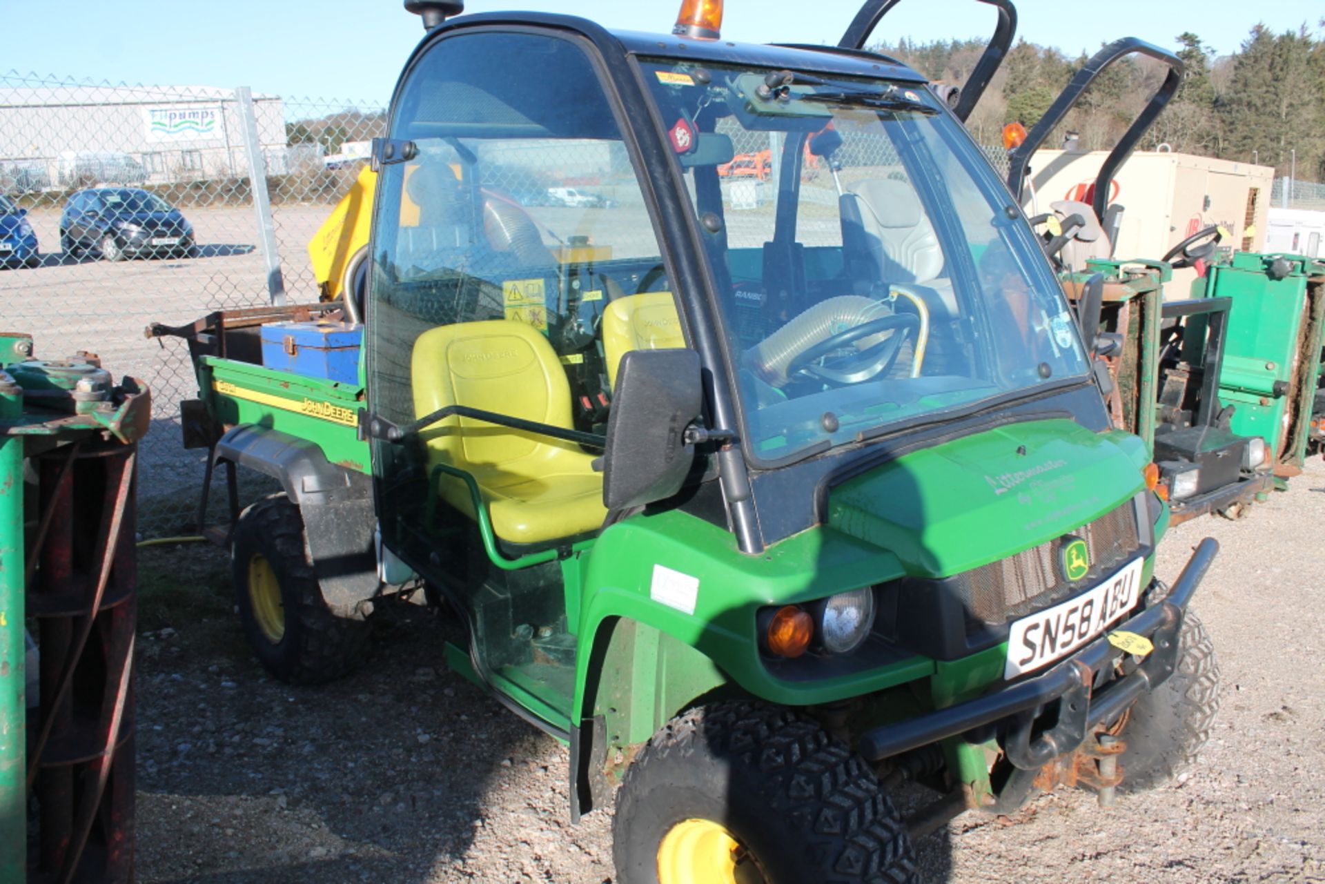 Sale Item:   JOHN DEERE GATOR LITTERMASTER SN58ABU  KEY IN P/CABIN   Vat Status:    Plus Vat @