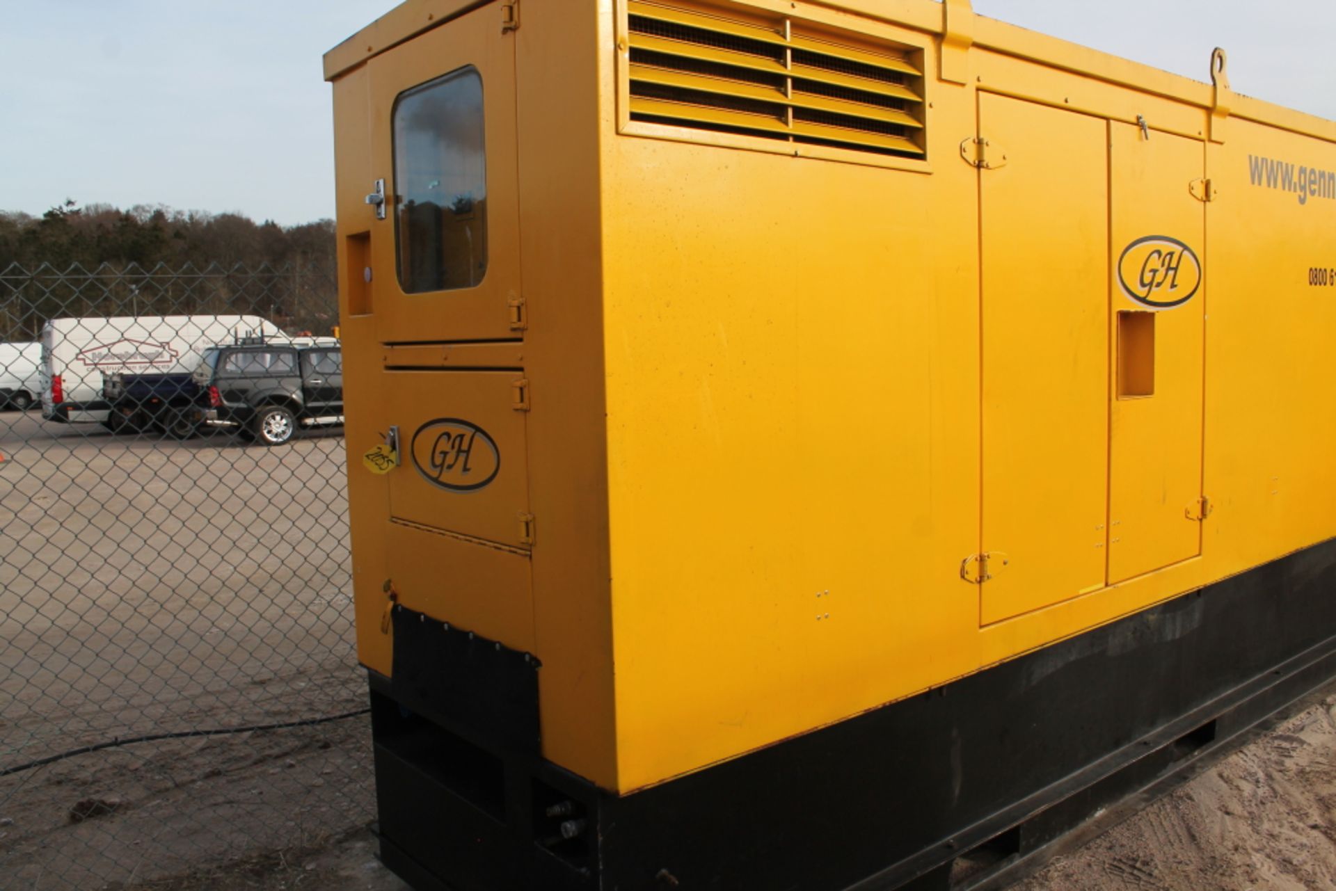 Sale Item:   IVECO 125KVA GENERATOR SET    Vat Status:    Plus Vat @ 20 %   Buyers Fees on this