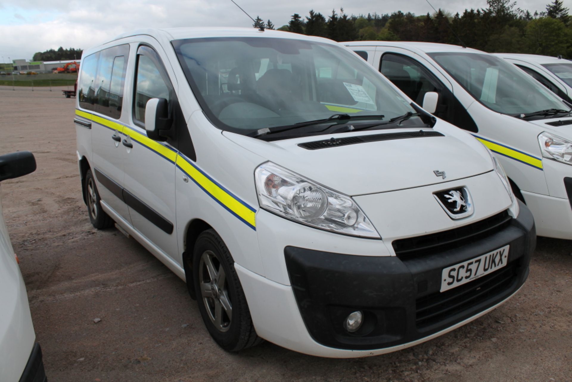 Peugeot Expert E7 Taxi - 1997cc 3 Door Minibus   Reg No :   SC57UKX   D.F.R :   01-Feb-08  Miles / - Image 4 of 4