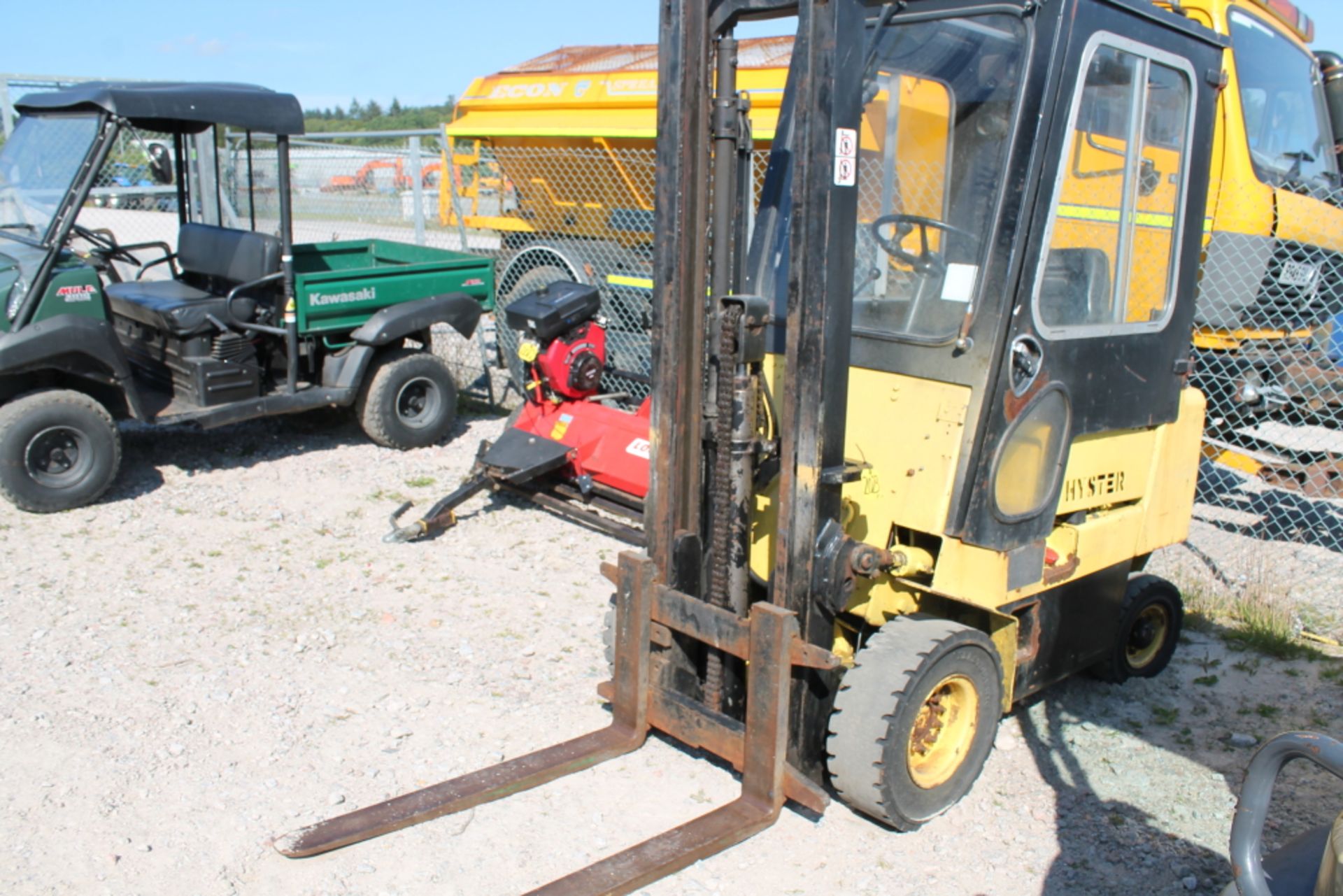 Sale Item:   HYSTER FORKLIFT KEY IN P/CABIN   Vat Status:    Plus Vat @ 20 %   Buyers Fees on this l