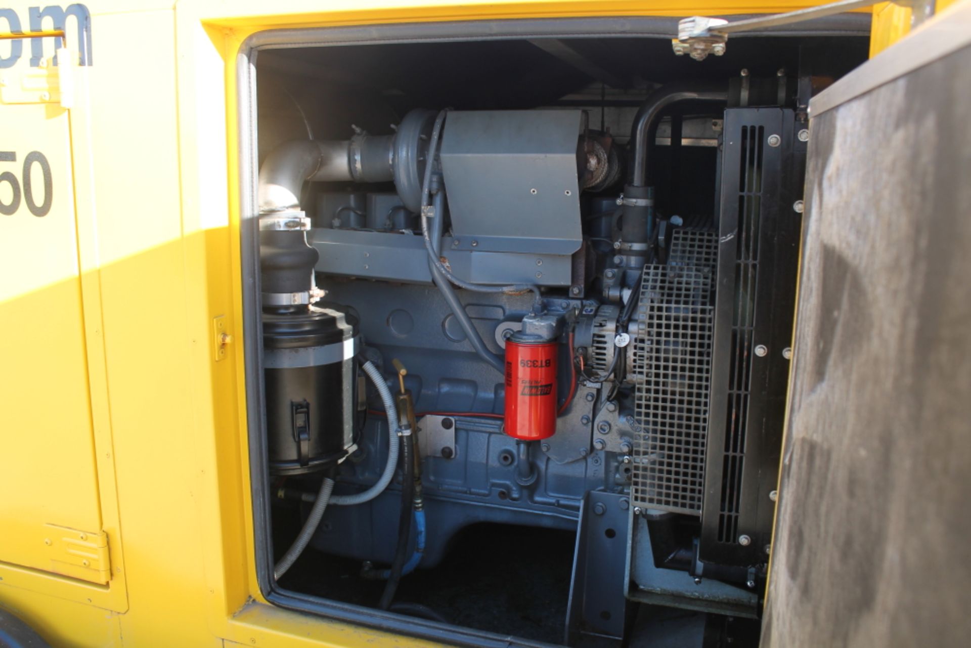 Sale Item:   AGGREKO 185-001 110KVA ROAD TOW GENERATOR  KEY IN P/CABIN   Vat Status:    Plus Vat @ 2 - Image 3 of 3