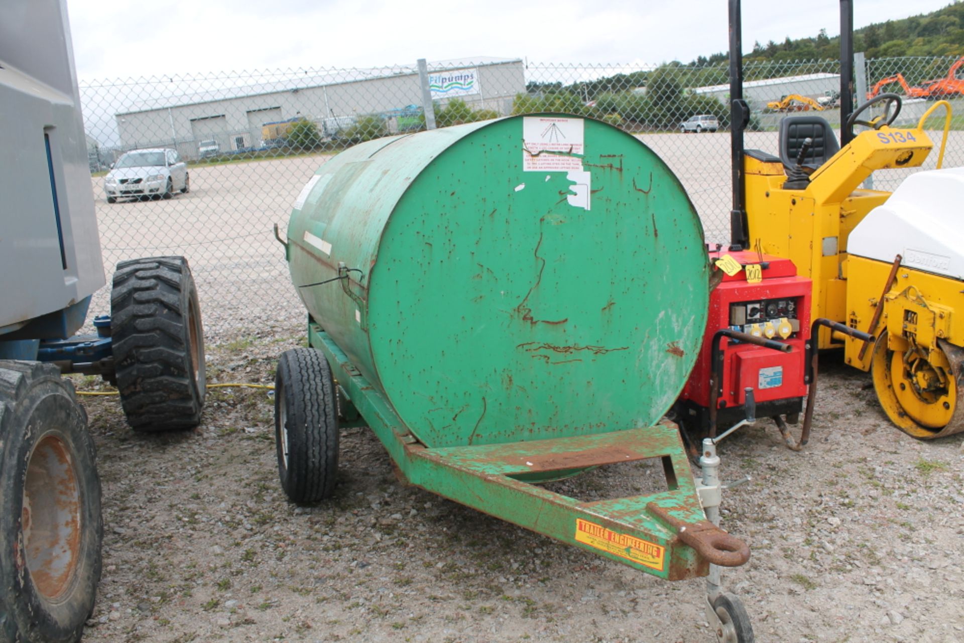 Sale Item:   FUEL BOWSER    Vat Status:    Plus Vat @ 20 %   Buyers Fees on this lot:   A Buyers