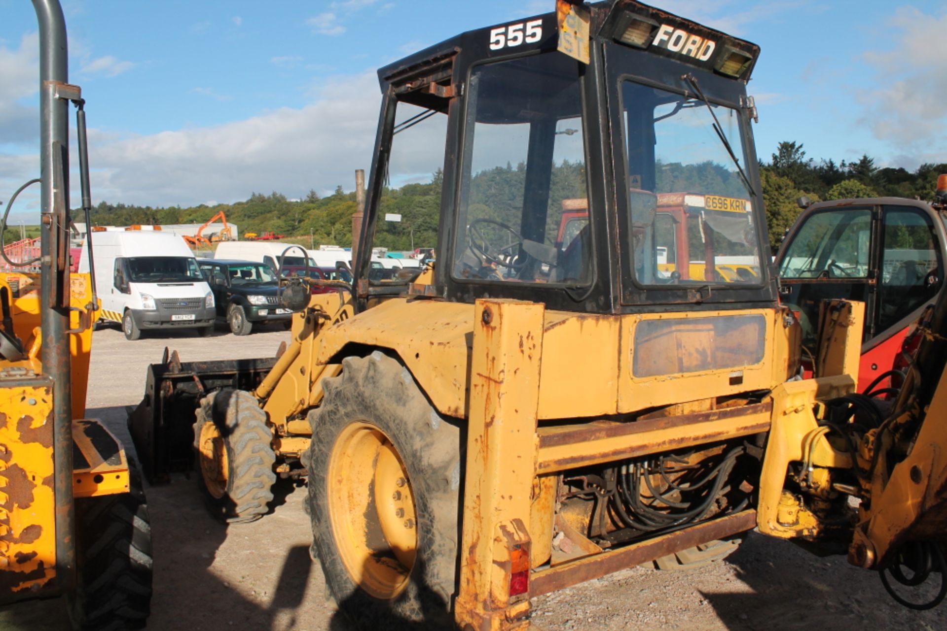 Ford 555 Digger, Plus VAT   Reg No :   PL-3679   D.F.R :     -   -  Miles / Kms :      Reg Doc - V5: - Image 4 of 6