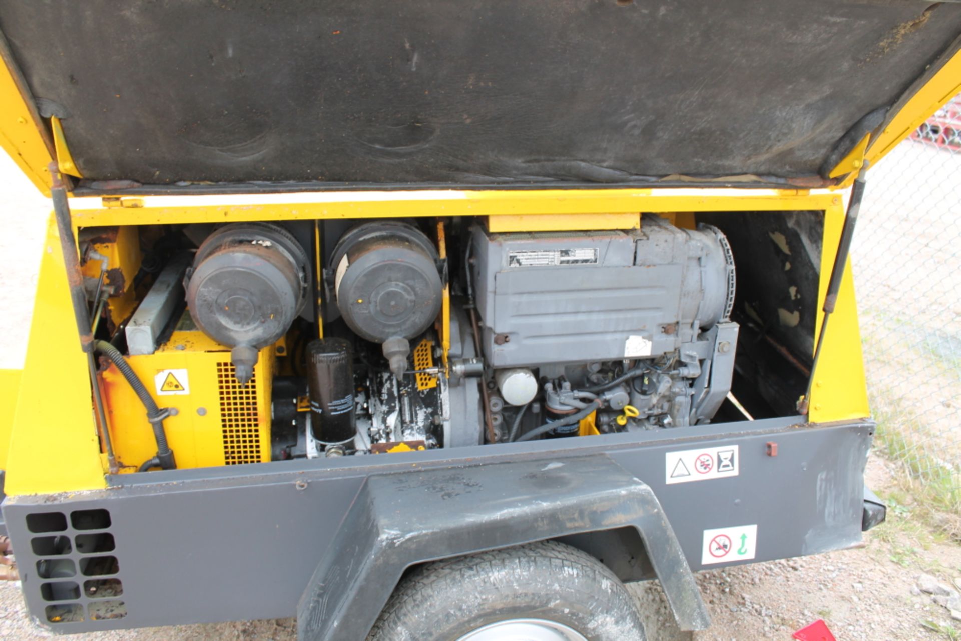 Sale Item:   COMPAIR TOWABLE COMPRESSOR    Vat Status:    Plus Vat @ 20 %   Buyers Fees on this - Image 3 of 5