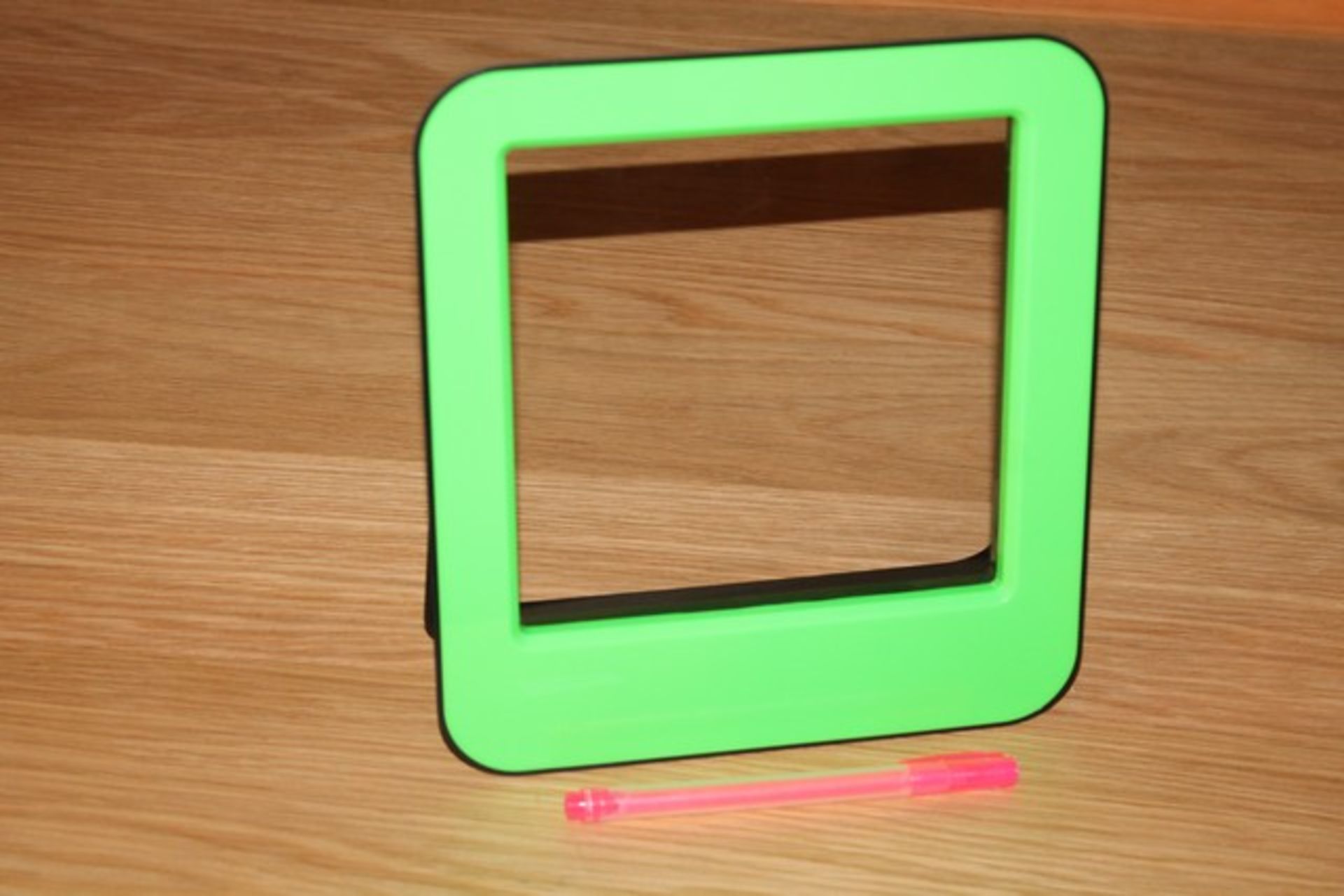 14 x BOXED BRAND NEW NEON WHITEBOARDS AND PEN SETS (26.1.15)  *PLEASE NOTE THAT THE BID PRICE IS