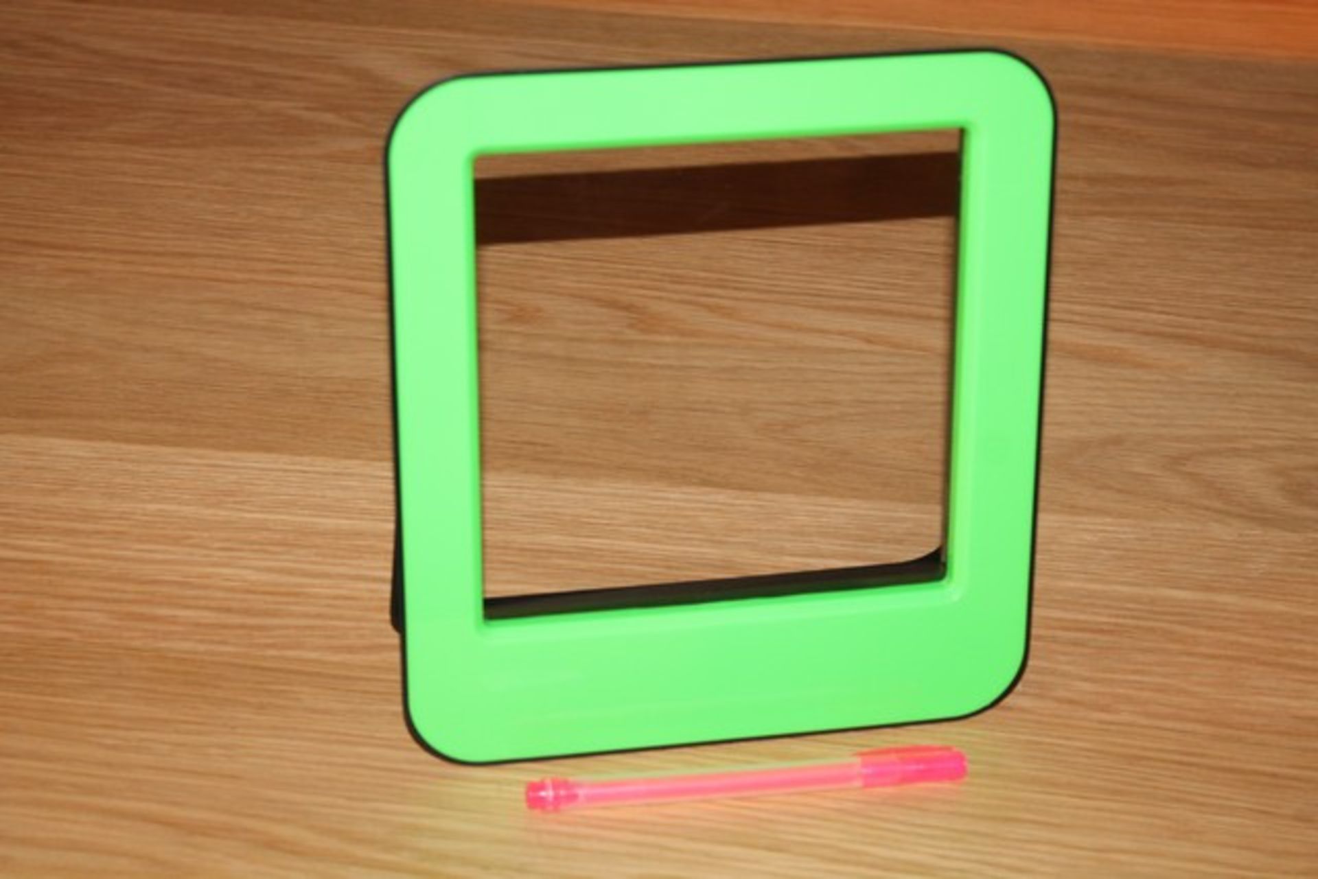 14 x BOXED BRAND NEW NEON WHITEBOARDS AND PEN SETS (26.1.15)  *PLEASE NOTE THAT THE BID PRICE IS