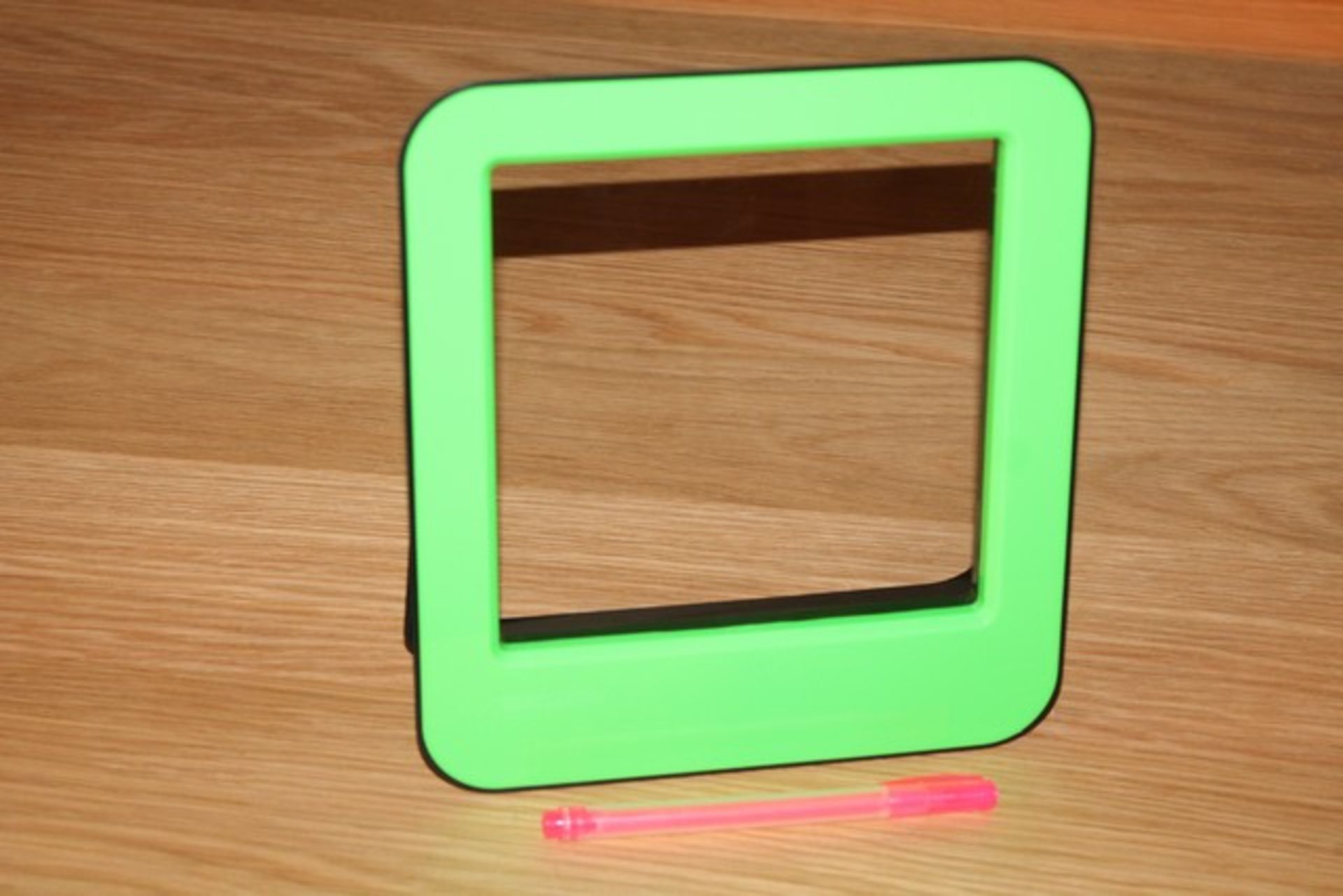 14 x BOXED BRAND NEW NEON WHITEBOARDS AND PEN SETS (26.1.15)  *PLEASE NOTE THAT THE BID PRICE IS