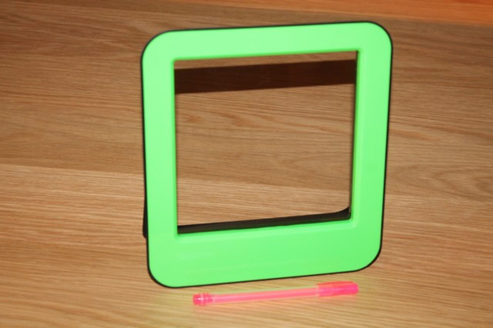 14 x BOXED BRAND NEW NEON WHITEBOARDS AND PEN SETS (26.1.15)  *PLEASE NOTE THAT THE BID PRICE IS