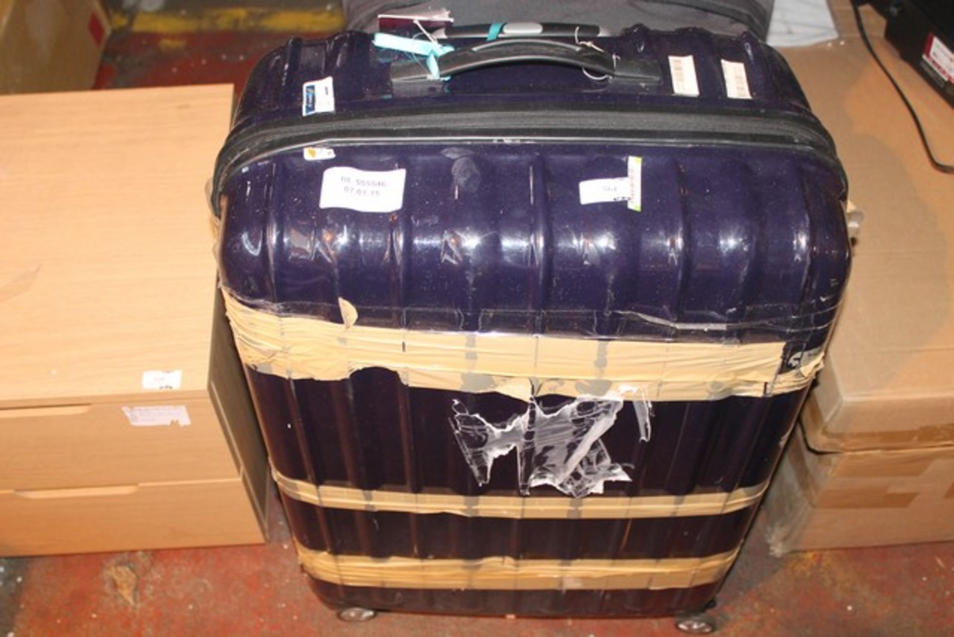 4 x ASSORTED LARGE TRAVEL SUITCASES IN VARIOUS STYLES (555546)Q  *PLEASE NOTE THAT THE BID PRICE