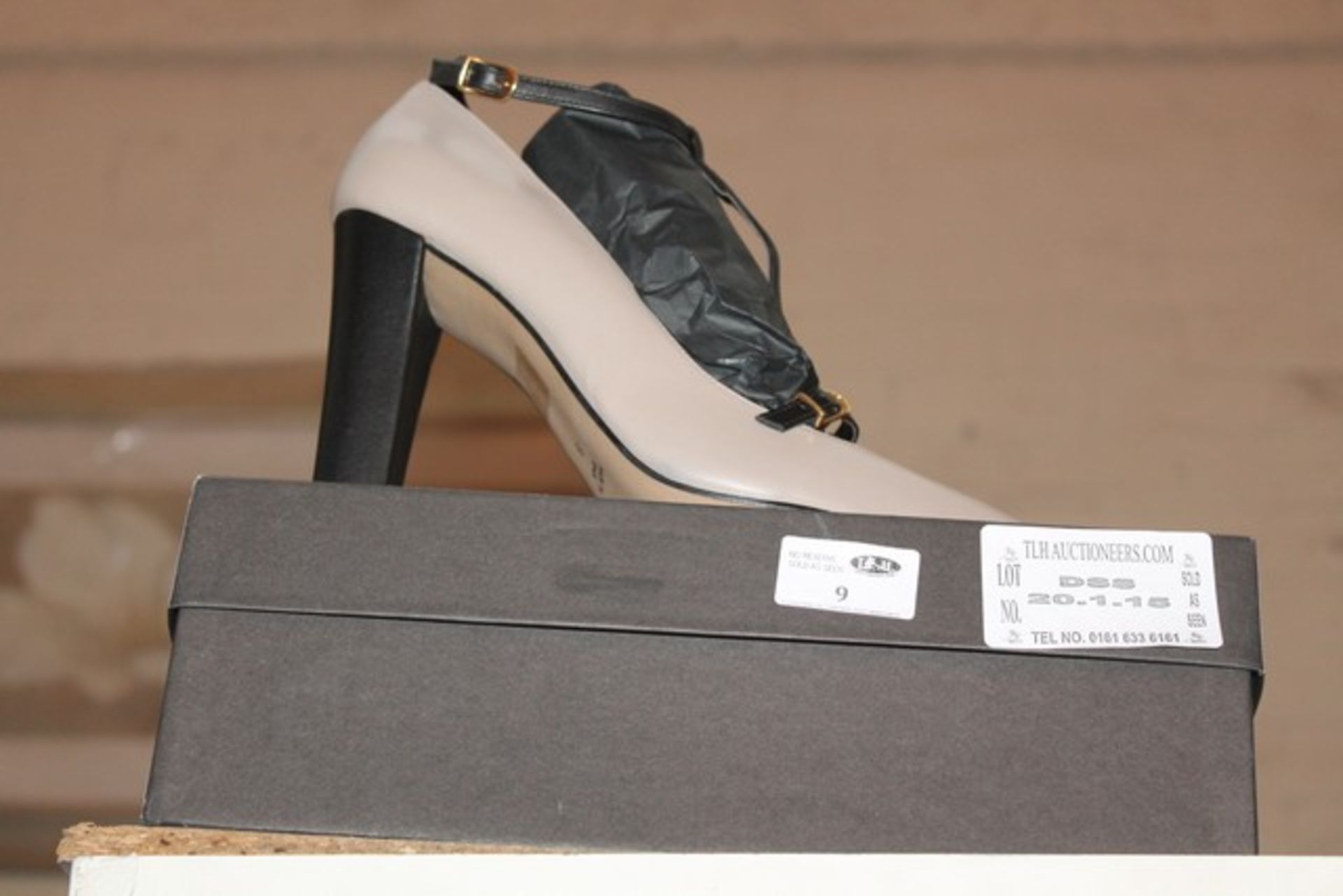 1 x BOXED PAIR OF LUCY HEELED SHOES IN A SIZE 8 (20/1/2015)  *PLEASE NOTE THAT THE BID PRICE IS