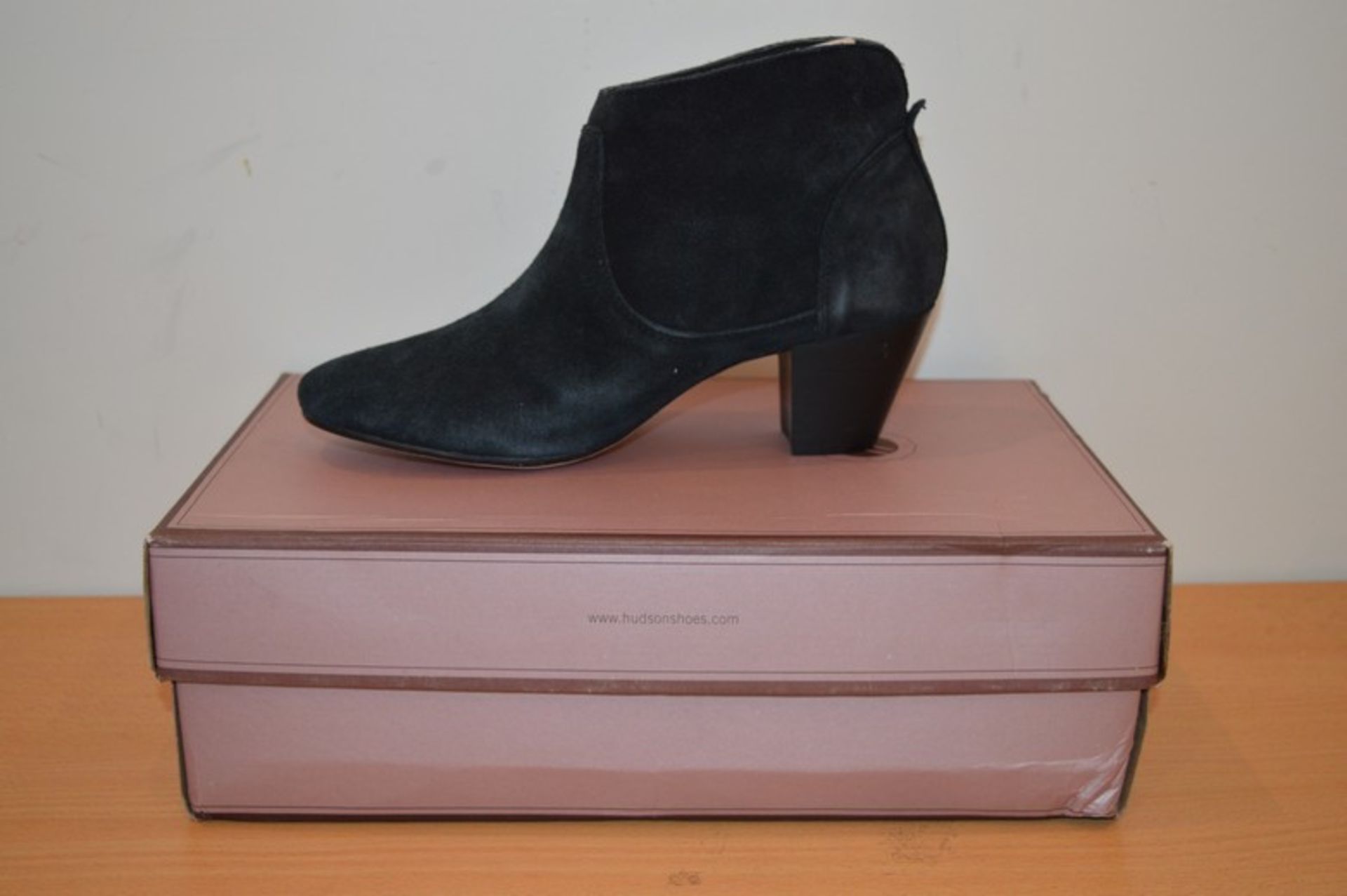 BOXED BRAND NEW HUDSON BLACK LADIES CALF BOOTS IN UK SIZE 6.5 RRP £160 (DSCLIP)
