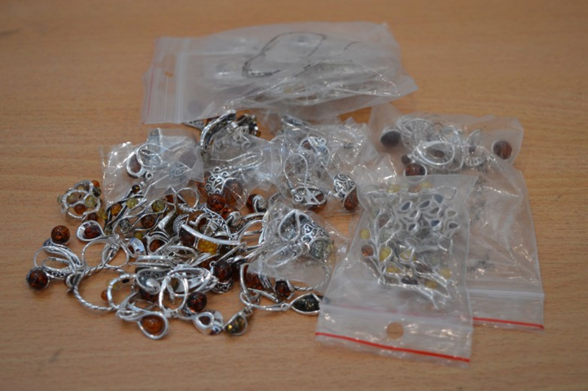 **WHOLESALE LOT** 50X ASSORTED SOLID SILVER 925 UNISEX JEWELLERY TO INCLUDE NECKLACES,RING,PENDENT