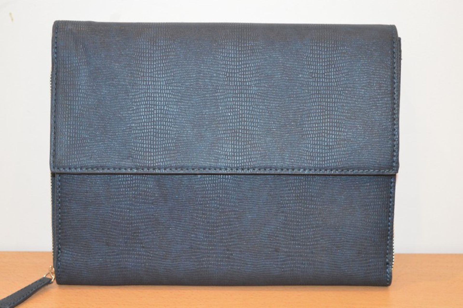 BRAND NEW COLLECTION BY JOHN LEWIS BLUE SNAKE SKIN EFFECT LEATHER LADIES CLUTH BAG WITH SHOULDER