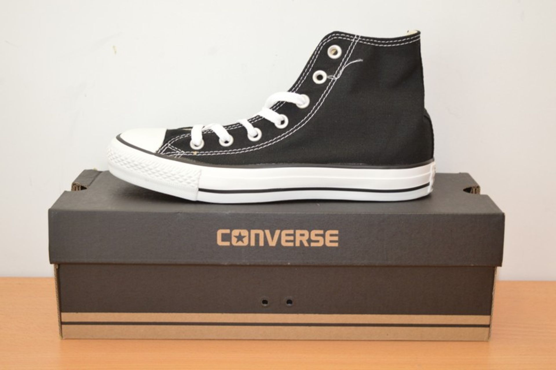 BOXED BRAND NEW CONVERSE BLACK HIGH TOP ALL STAR IN UK SIZE RRP £50 (DSCLIP)(23.03.15)