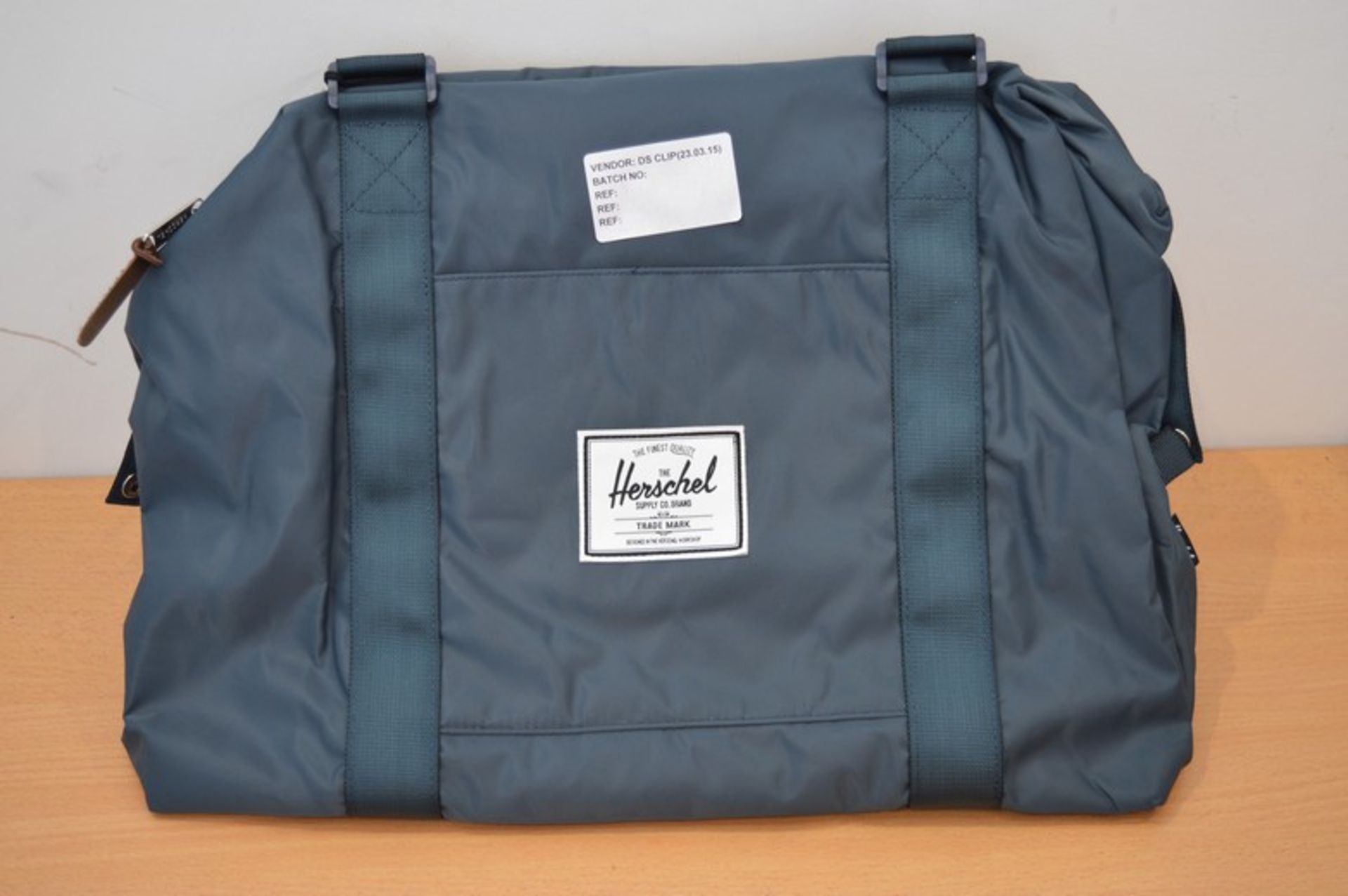 BRAND NEW WITH LABELS HERSCHEL SUPPLE.CO BLUE WATERFPROOF CARRY ALL RRP £75 (DSCLIP)(23.03.15)