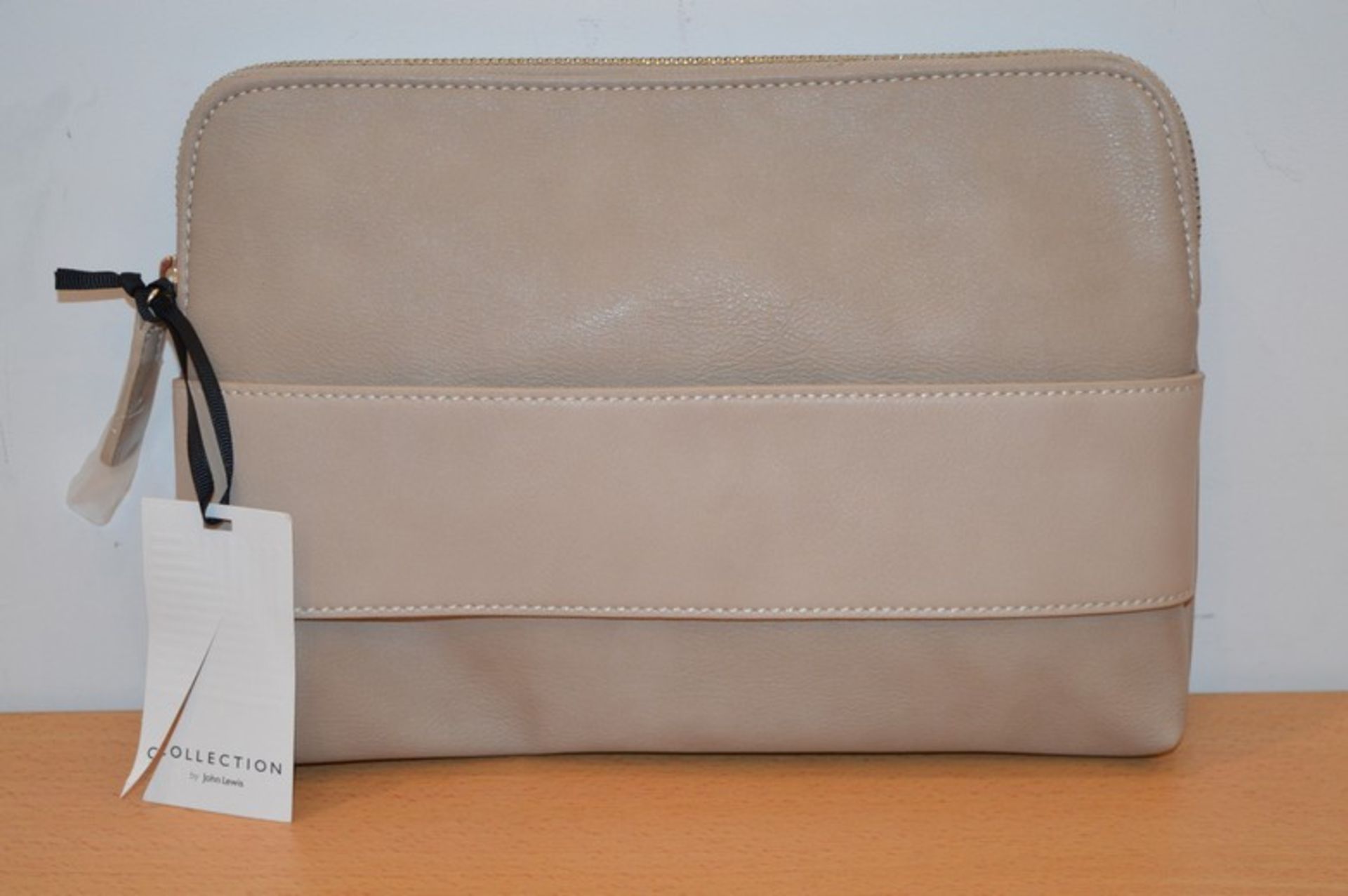 BRAND NEW WITH LABELS JOHN LEWIS COLLECTION CREAM LEATEHR LADIES NIGHT BAG RRP £30 (DSCLIP)(23.03.